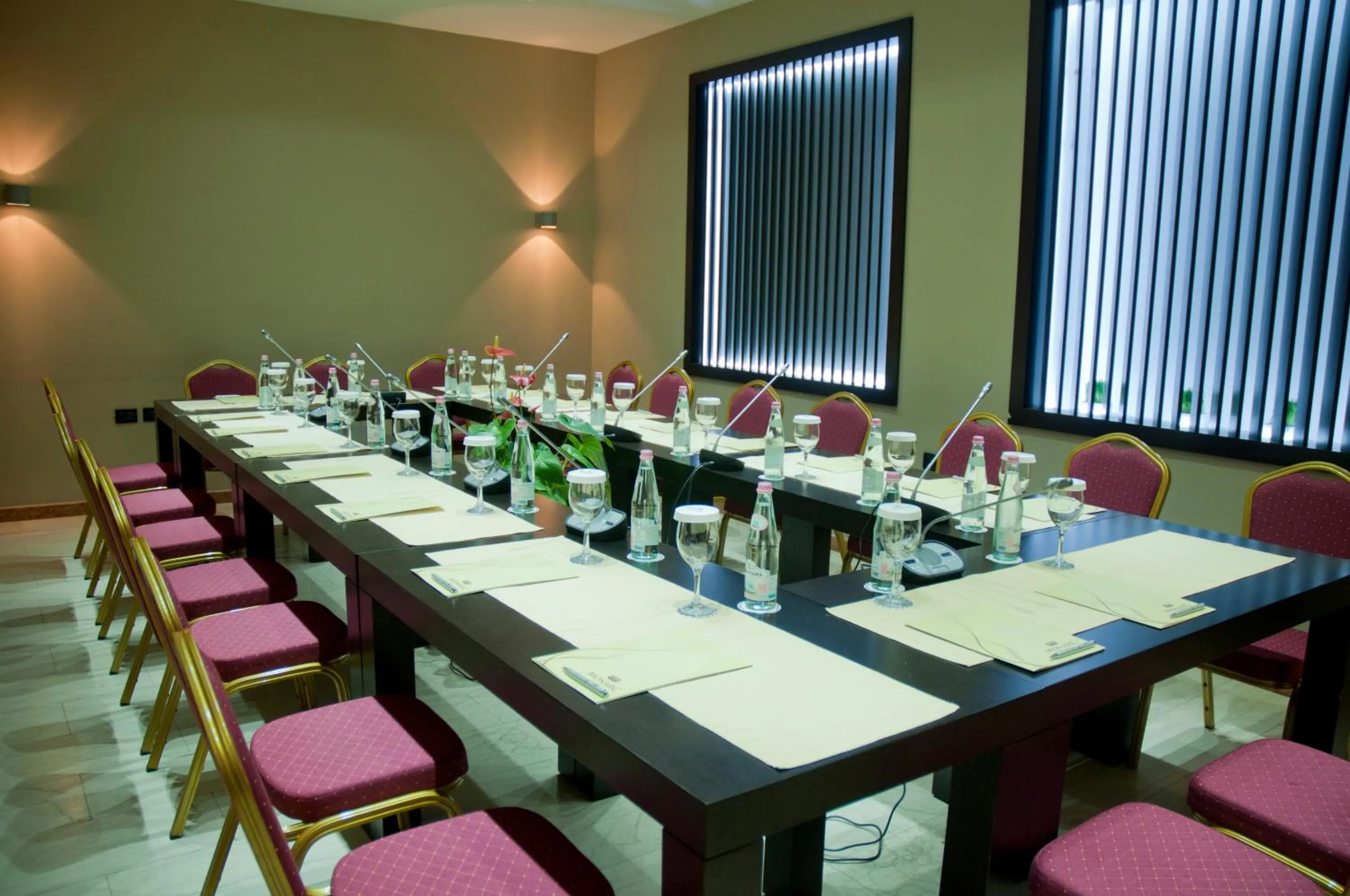 Business facilities in MonarC Hotel