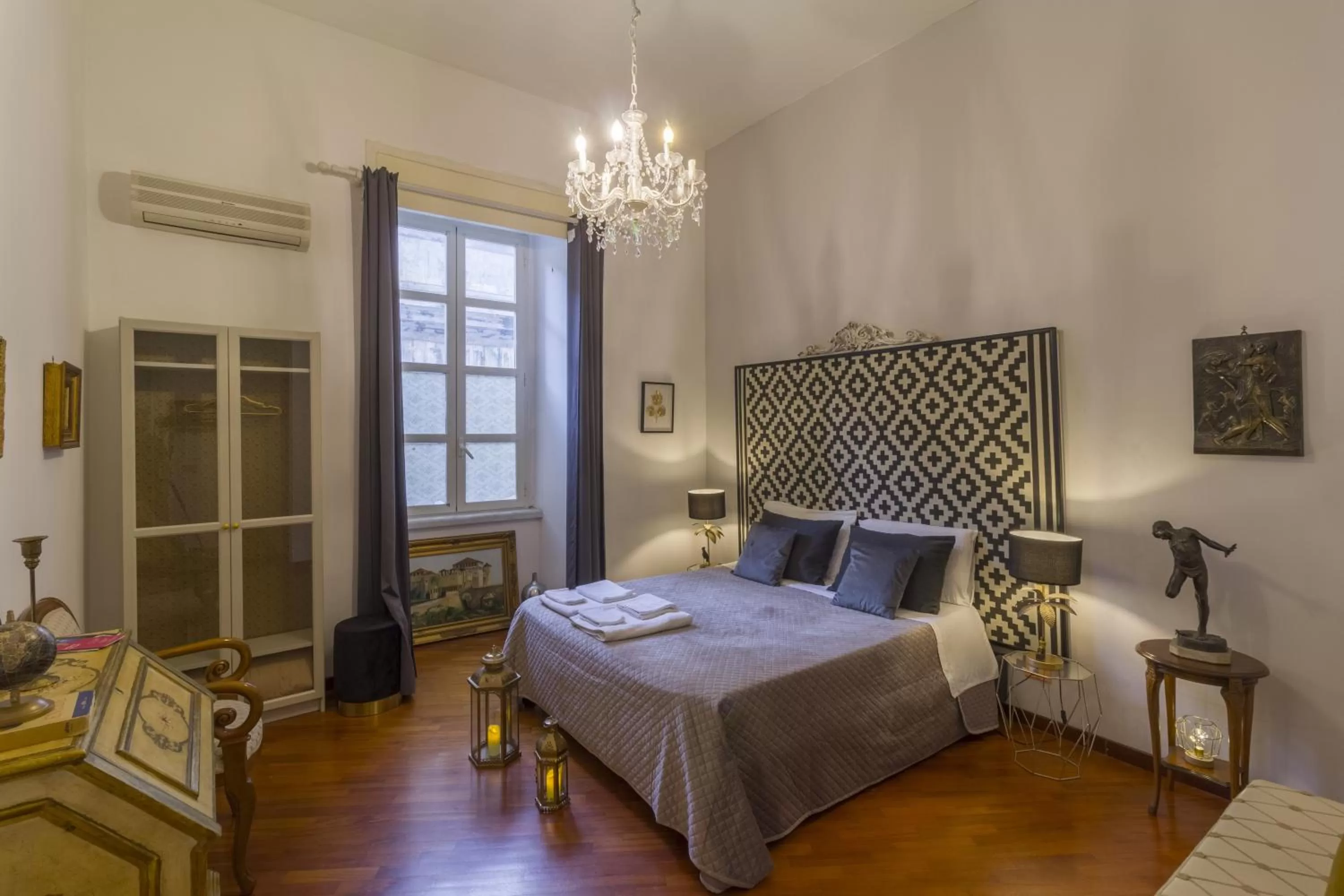 Bed in RealPartenope B&B 284