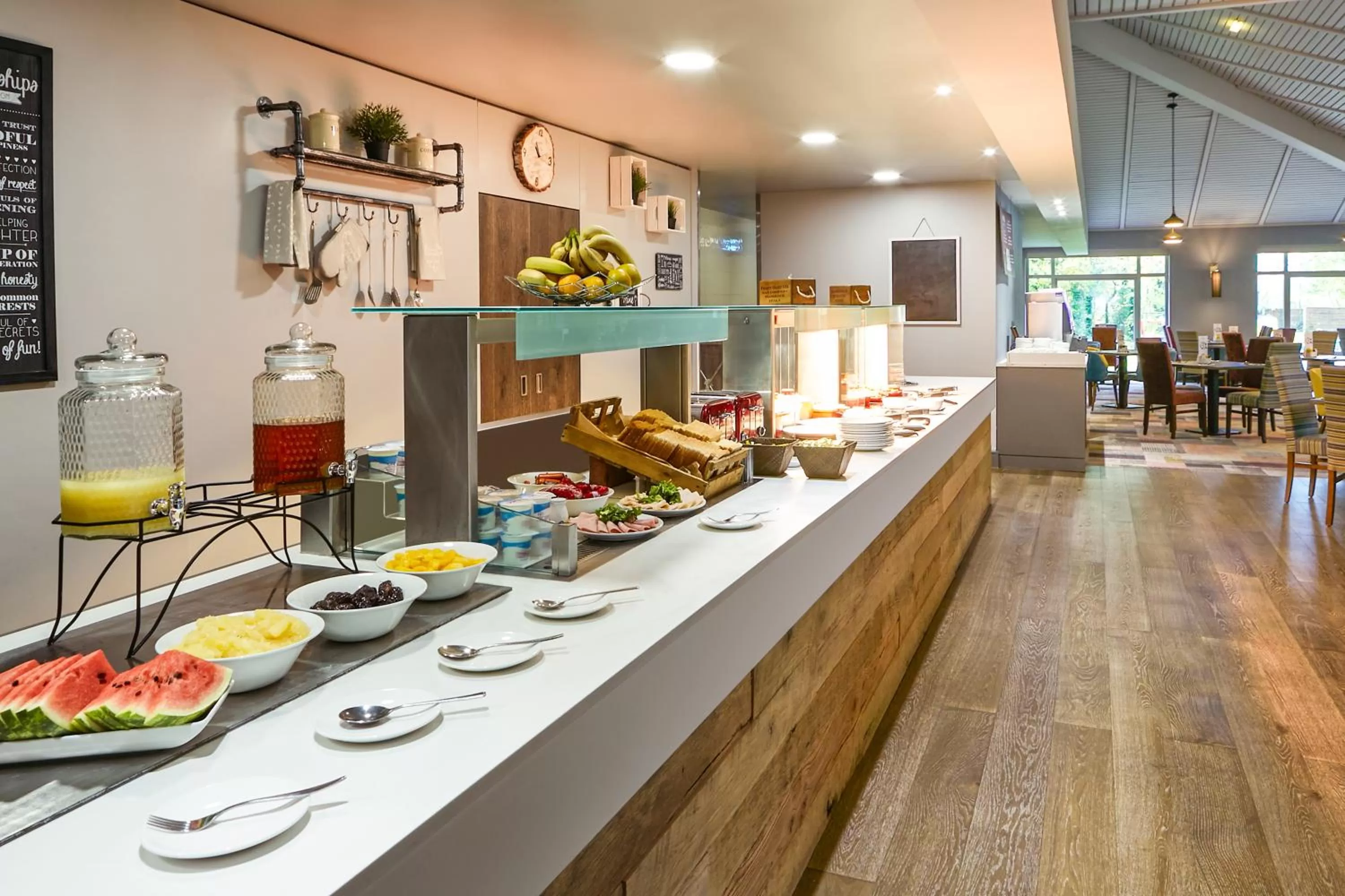 Restaurant/places to eat in Novotel Manchester West