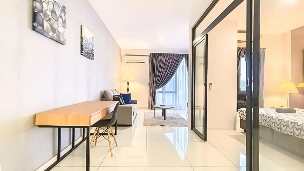 Dining Area in 1 Tebrau Suites by Subhome