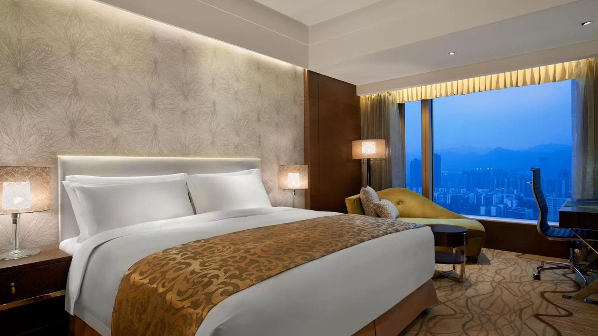 Bed in Kempinski Hotel Chongqing - Complimentary 500ml Home-Brewed beer voucher upon check-in