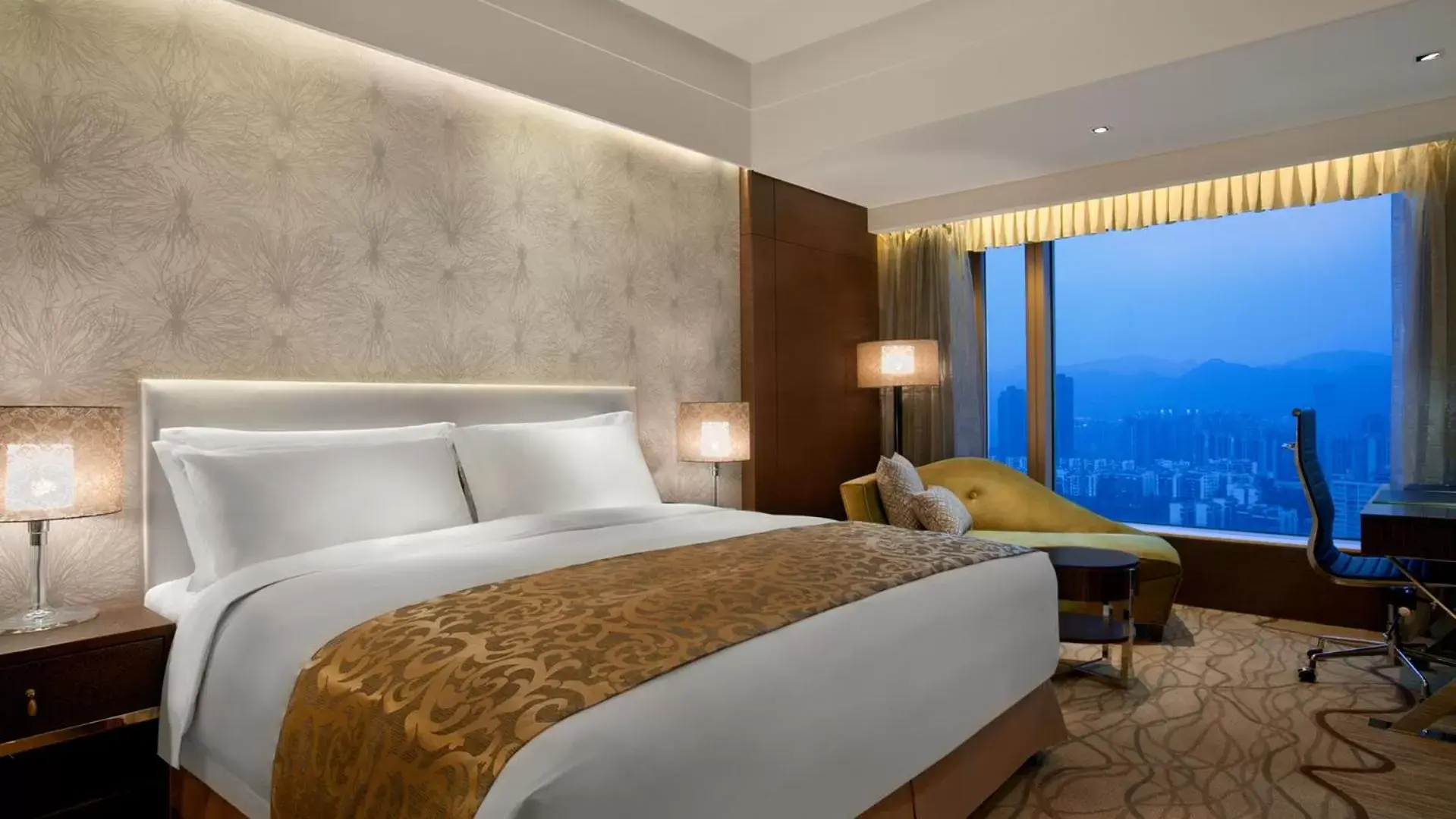 Bed in Kempinski Hotel Chongqing