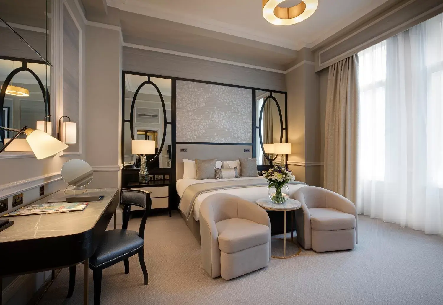 Bedroom, Seating Area in The Midland