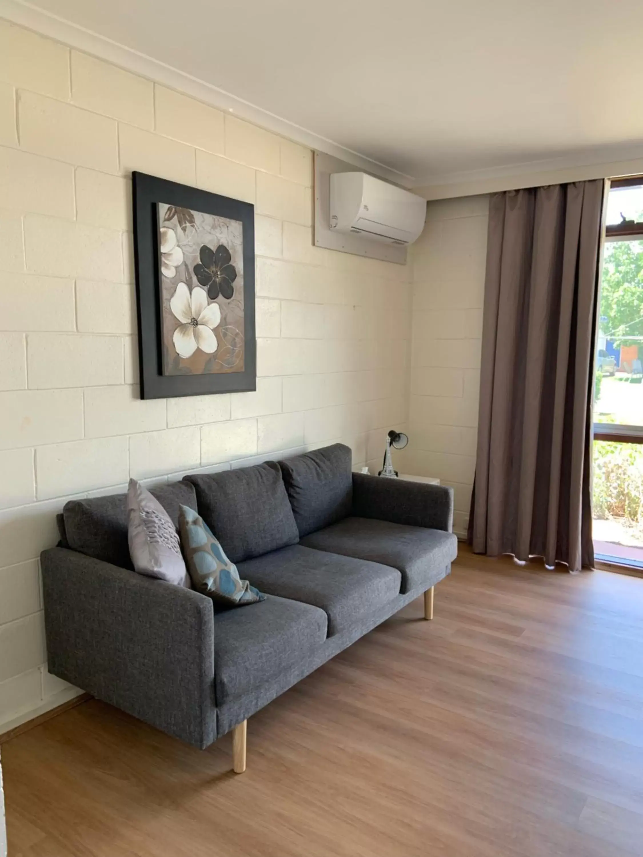 Plainsman Motel Plainsman Motel