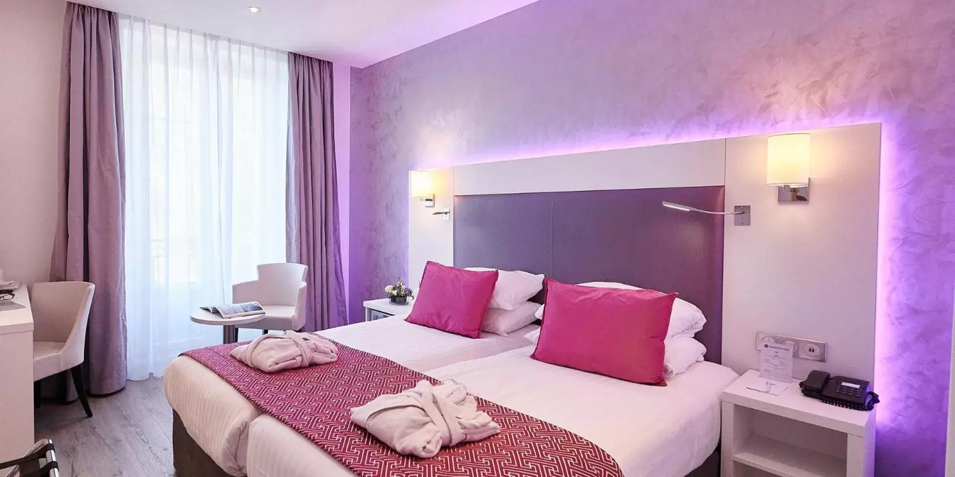 Bedroom, Bed in Best Western Plus Hotel Carlton Annecy