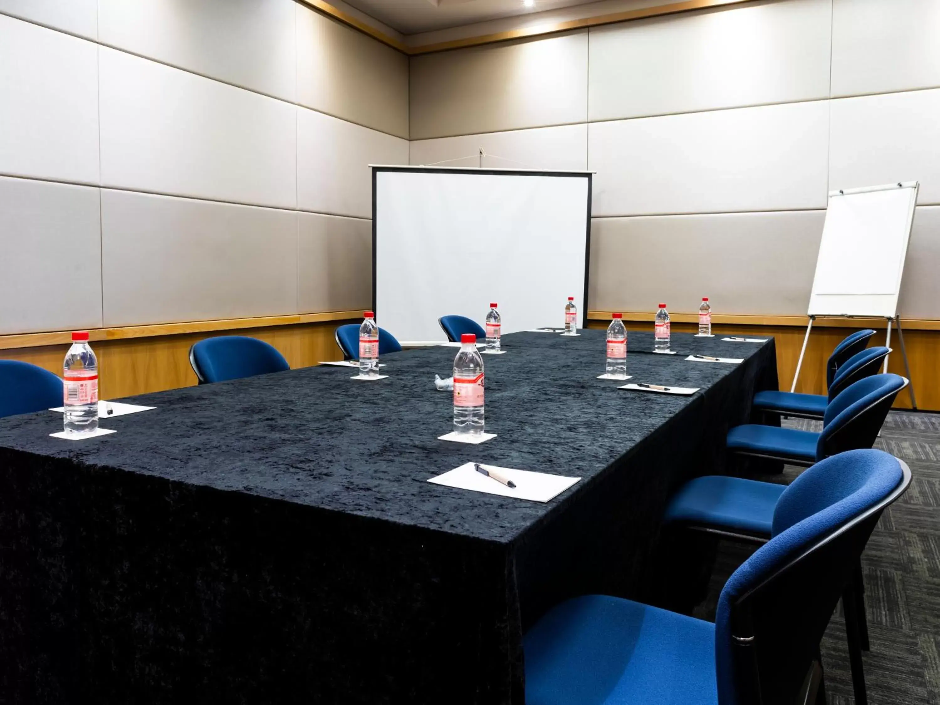 Meeting/conference room in aha Gateway Hotel Umhlanga