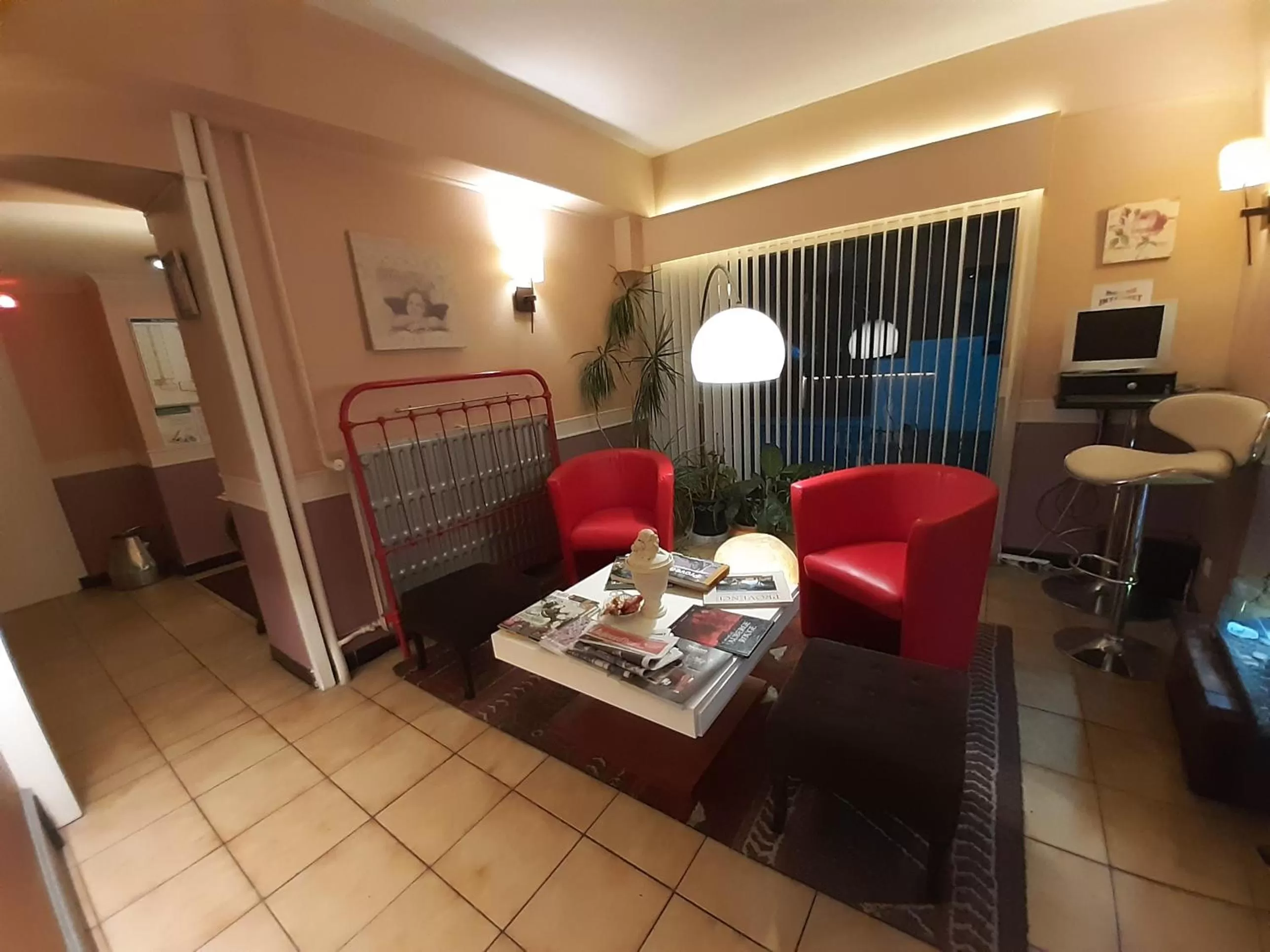 Property building in Hôtel du Tricastin