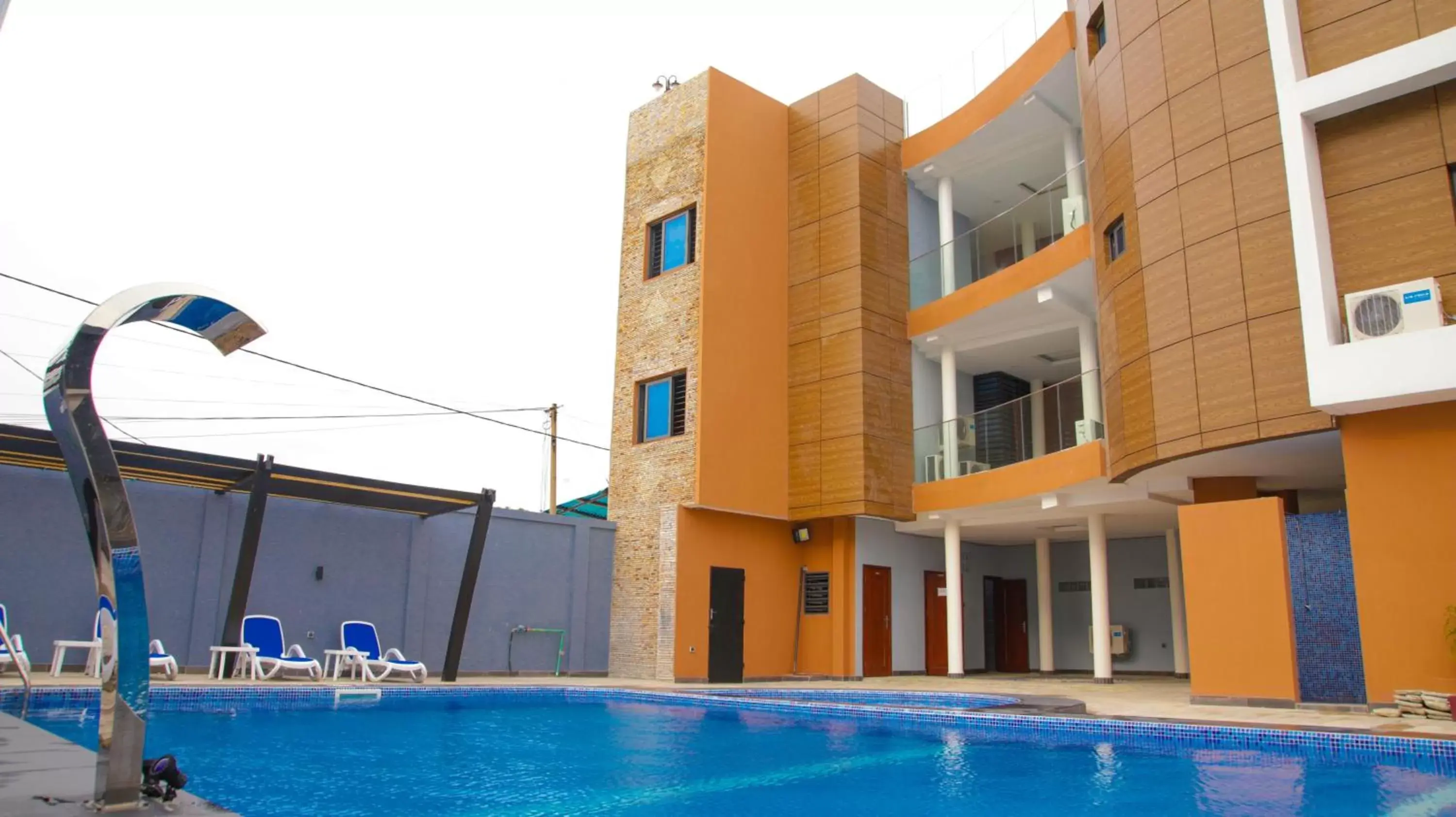 Property building, Swimming Pool in Hotel La Casa Cielo