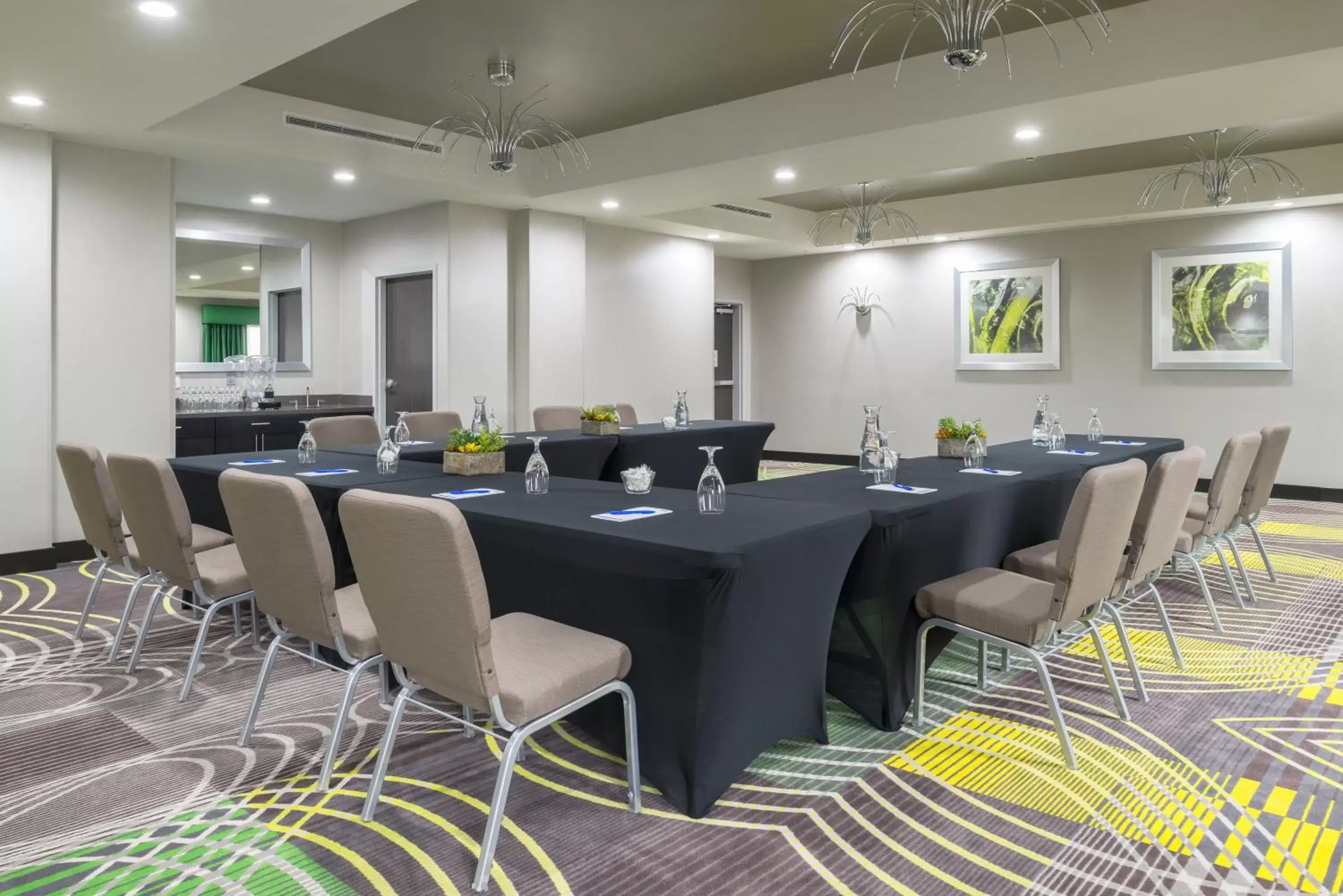 Meeting/conference room in Holiday Inn Express and Suites Norman, an IHG Hotel