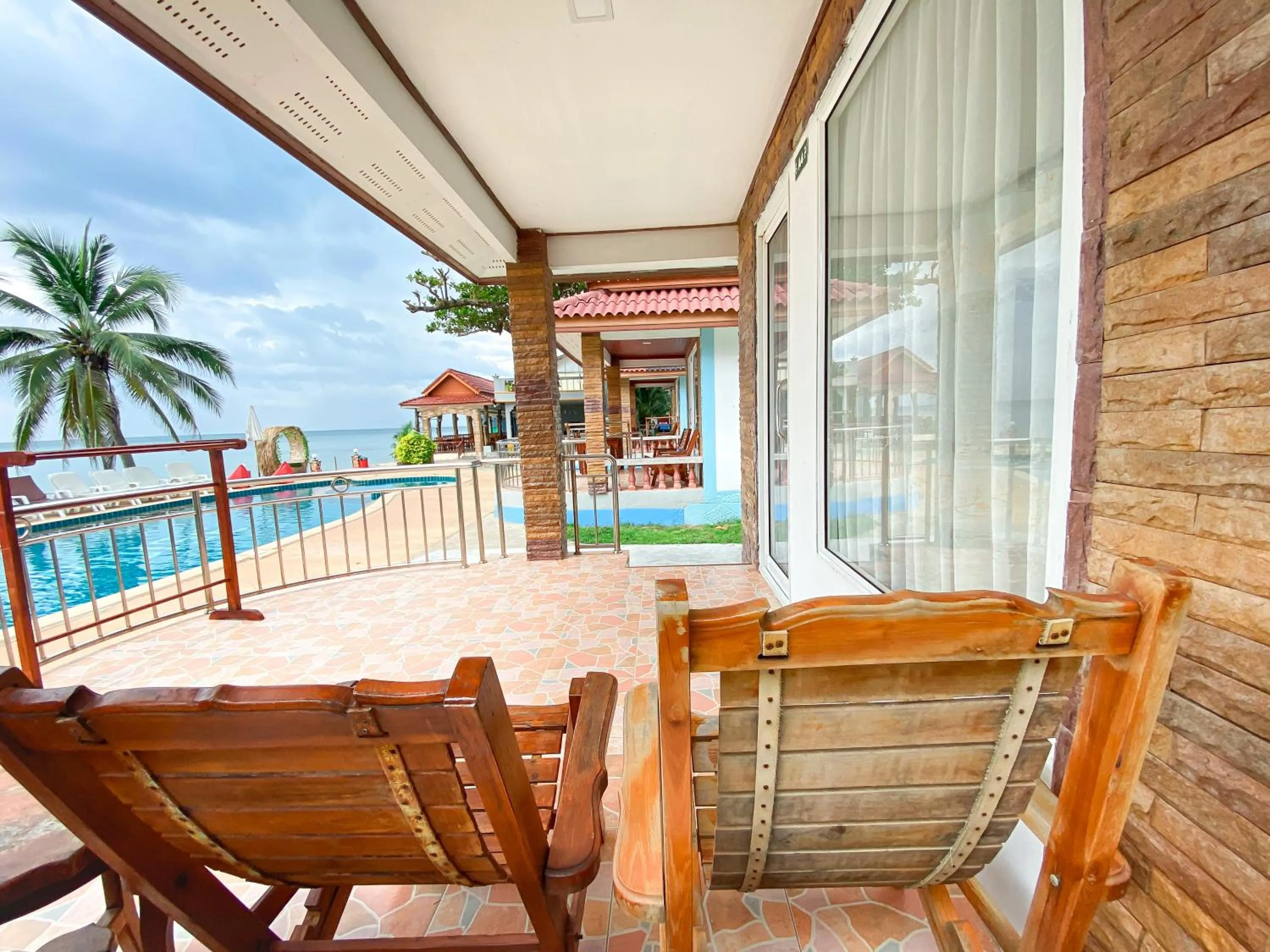 Lanta Paradise Beach Resort