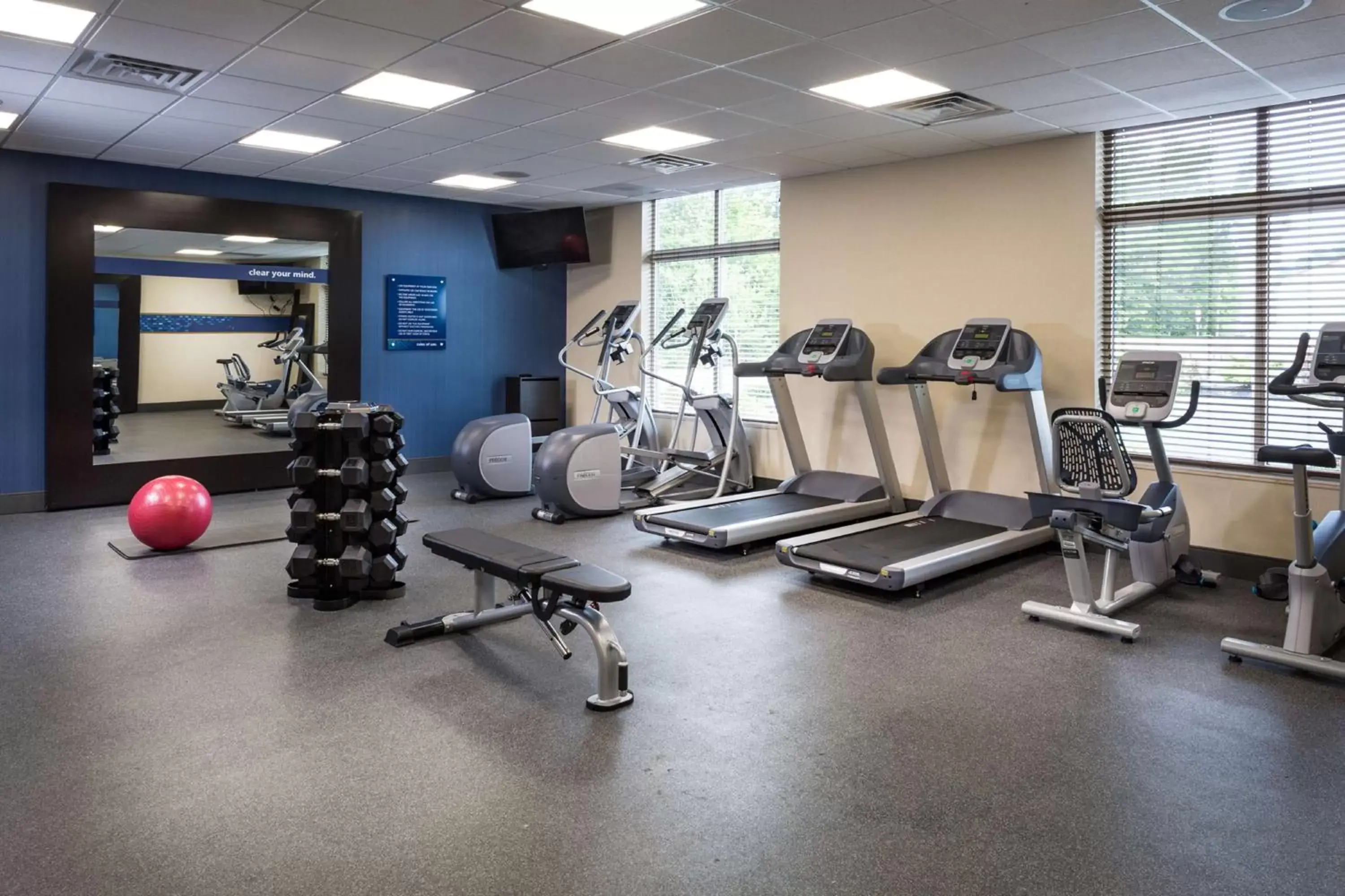 Fitness centre/facilities, Fitness Center/Facilities in Hampton Inn Atlantic City/Absecon, NJ