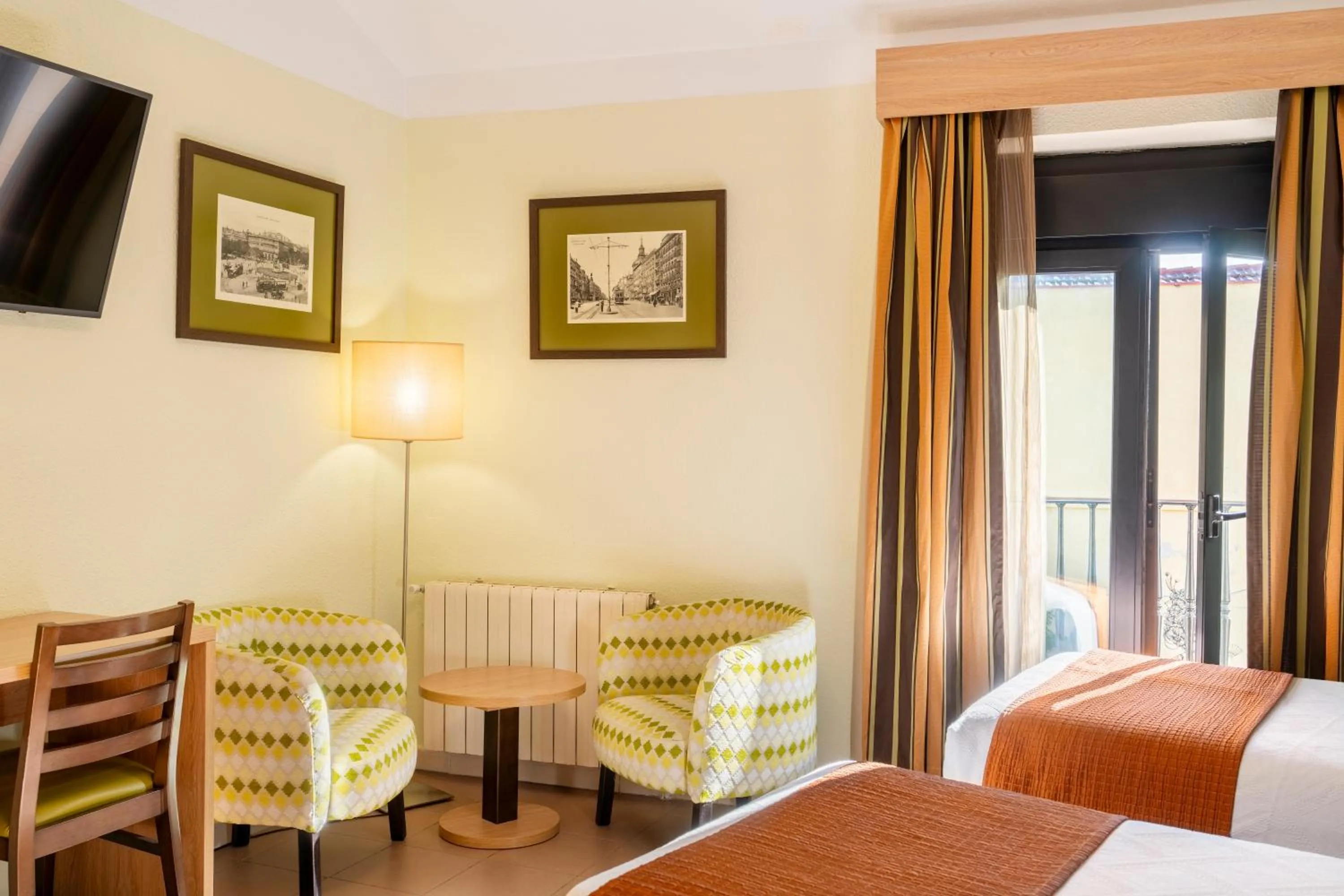 Bedroom, Bed in Hostal Ballesta