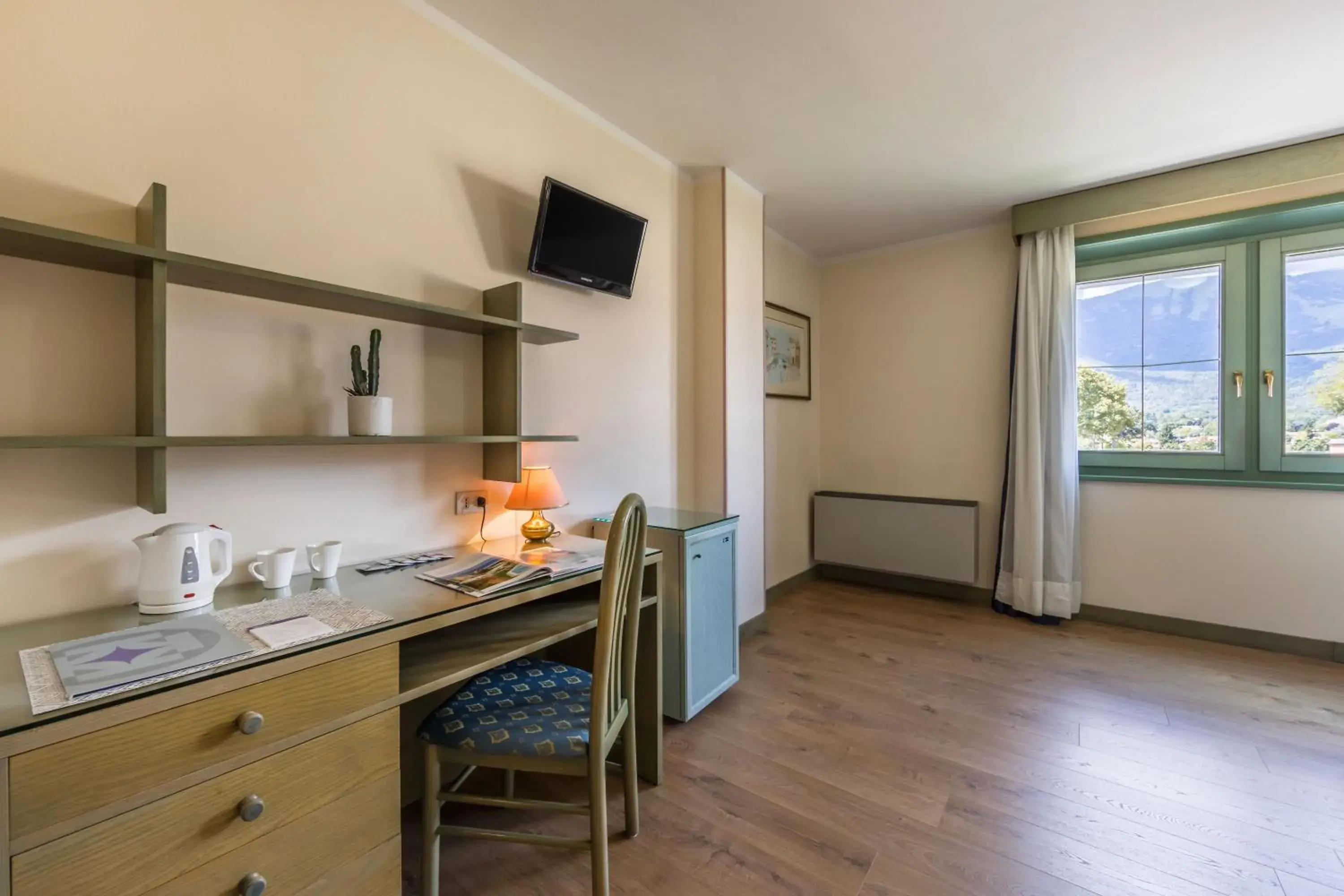 Bedroom, TV/Entertainment Center in Aviano Palace Hotel