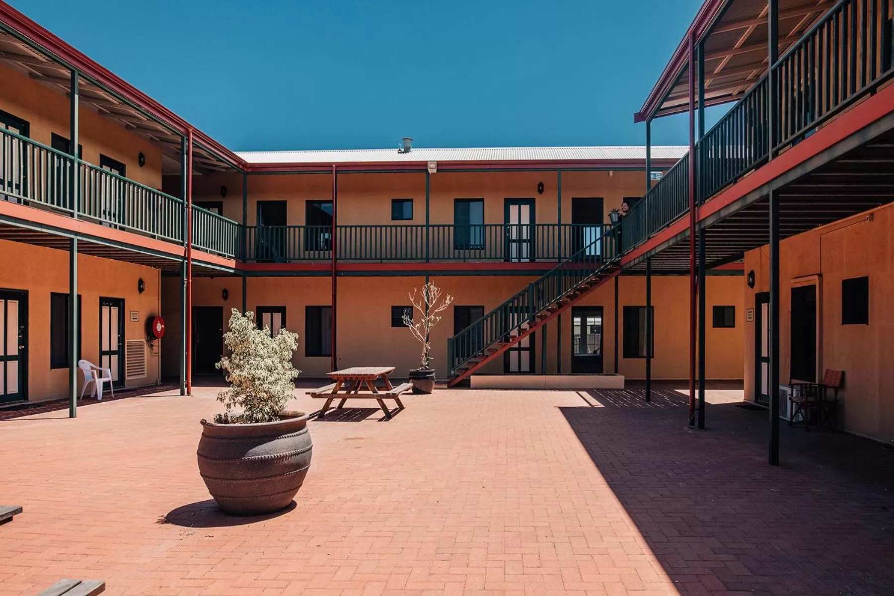 Inner courtyard view in Settlers Hotel York