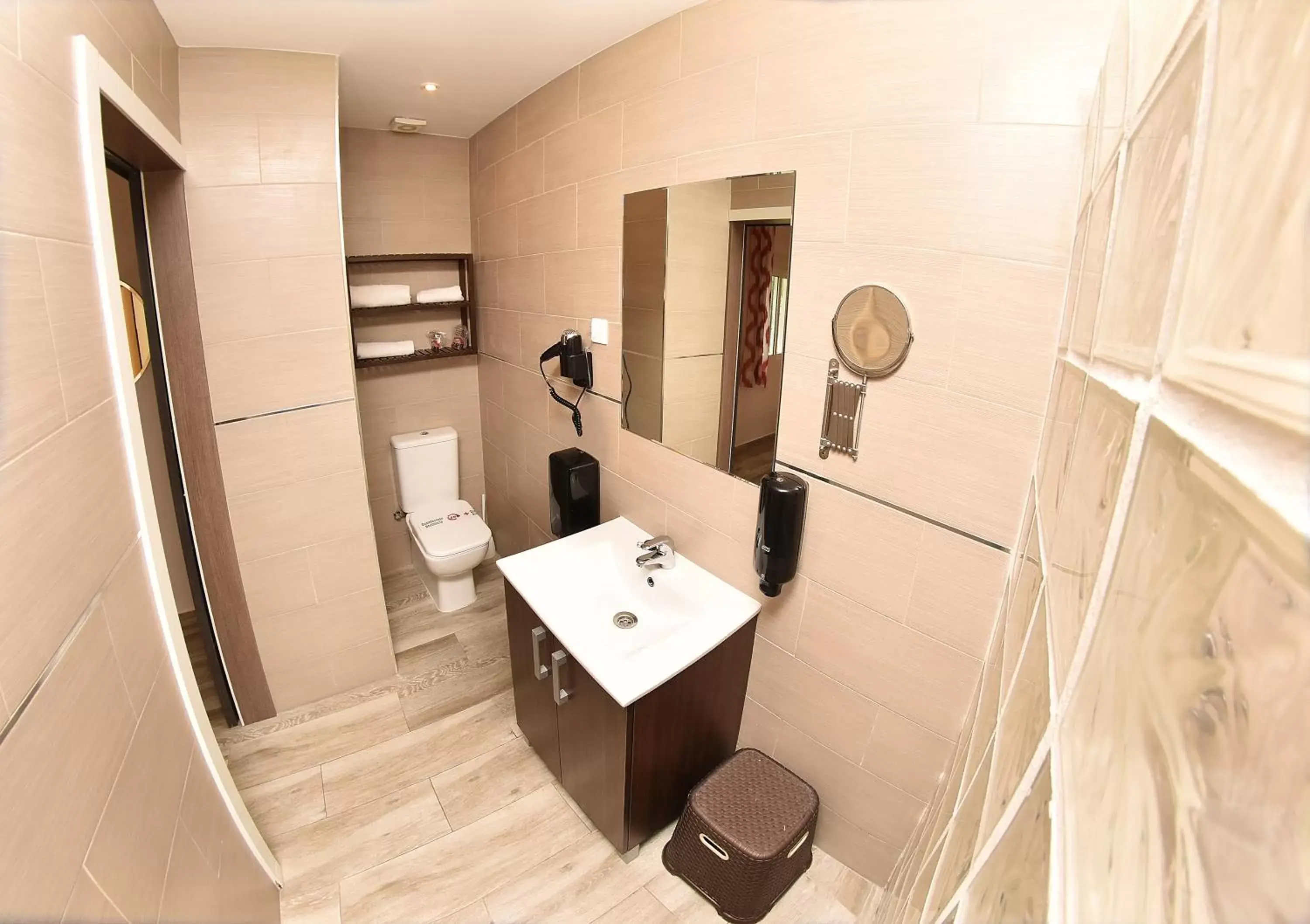 Shower, Bathroom in Hotel Zen Airport