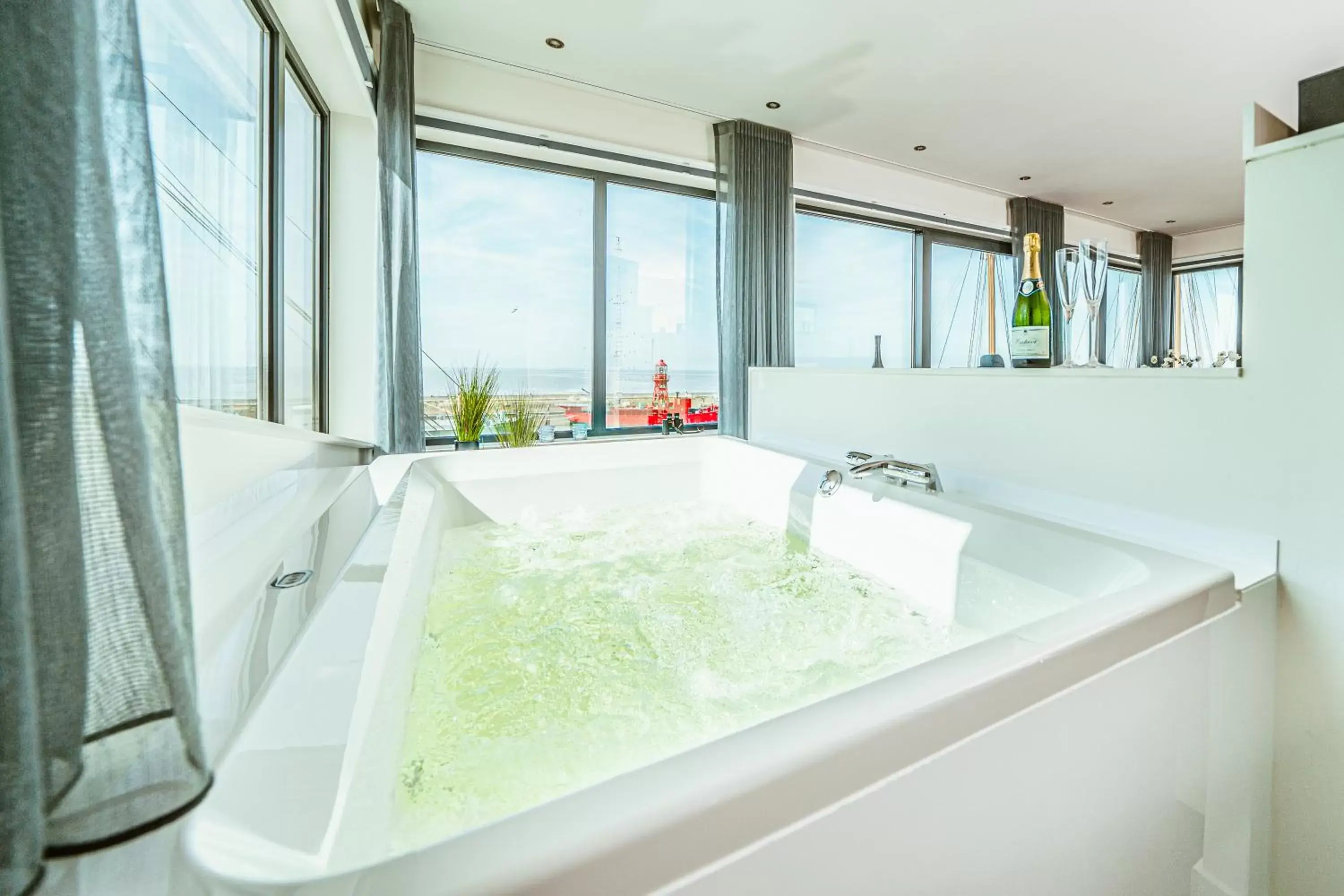 Hot Tub, Bathroom in Slapen in een Trechter