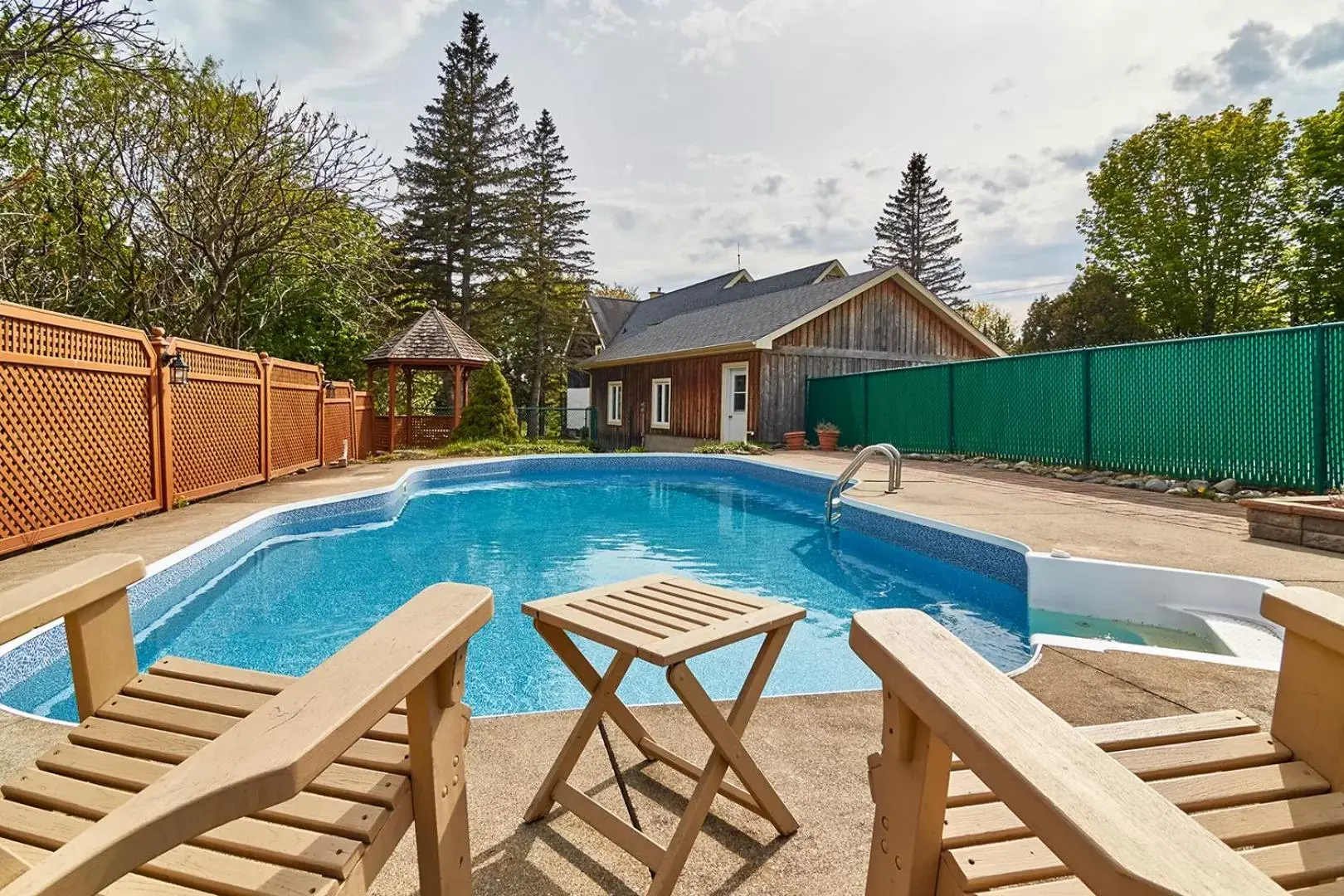 Swimming Pool in Auberge de la Tour et Spa