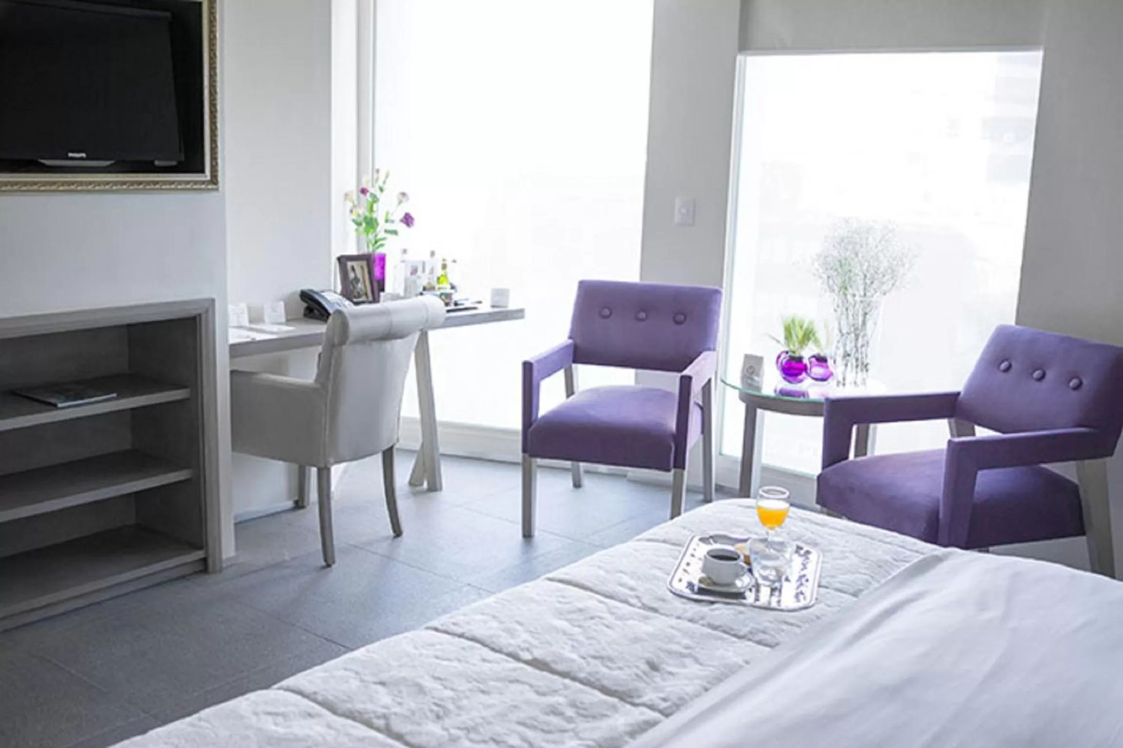 Bed in Suites Contempo