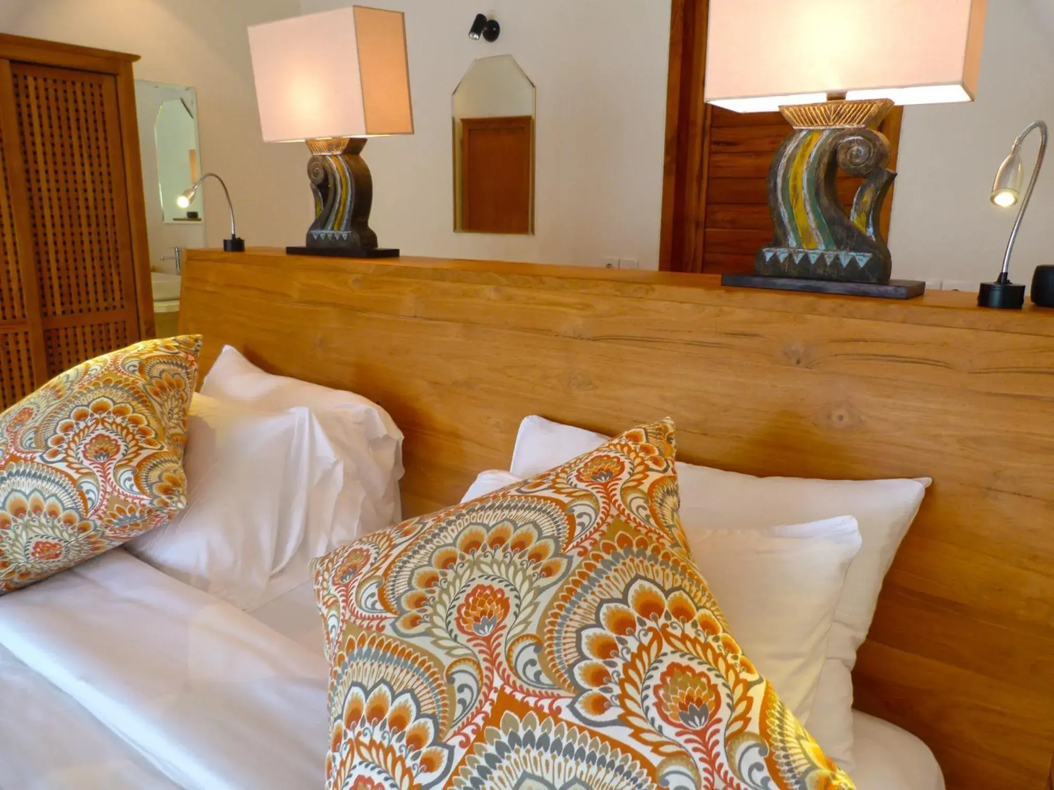 Bed in Kokomo Resort Gili Gede