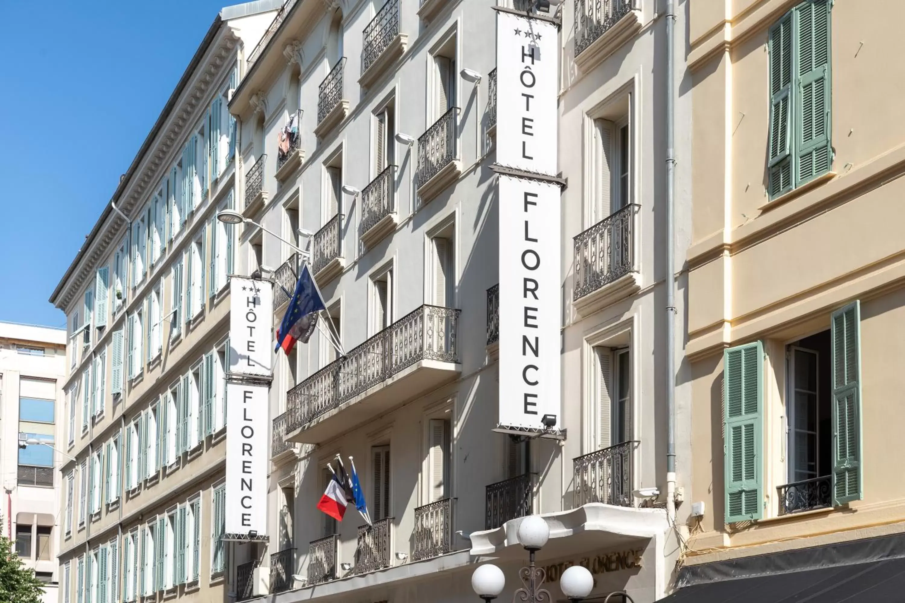 Facade/entrance, Property Building in Hotel Florence Nice