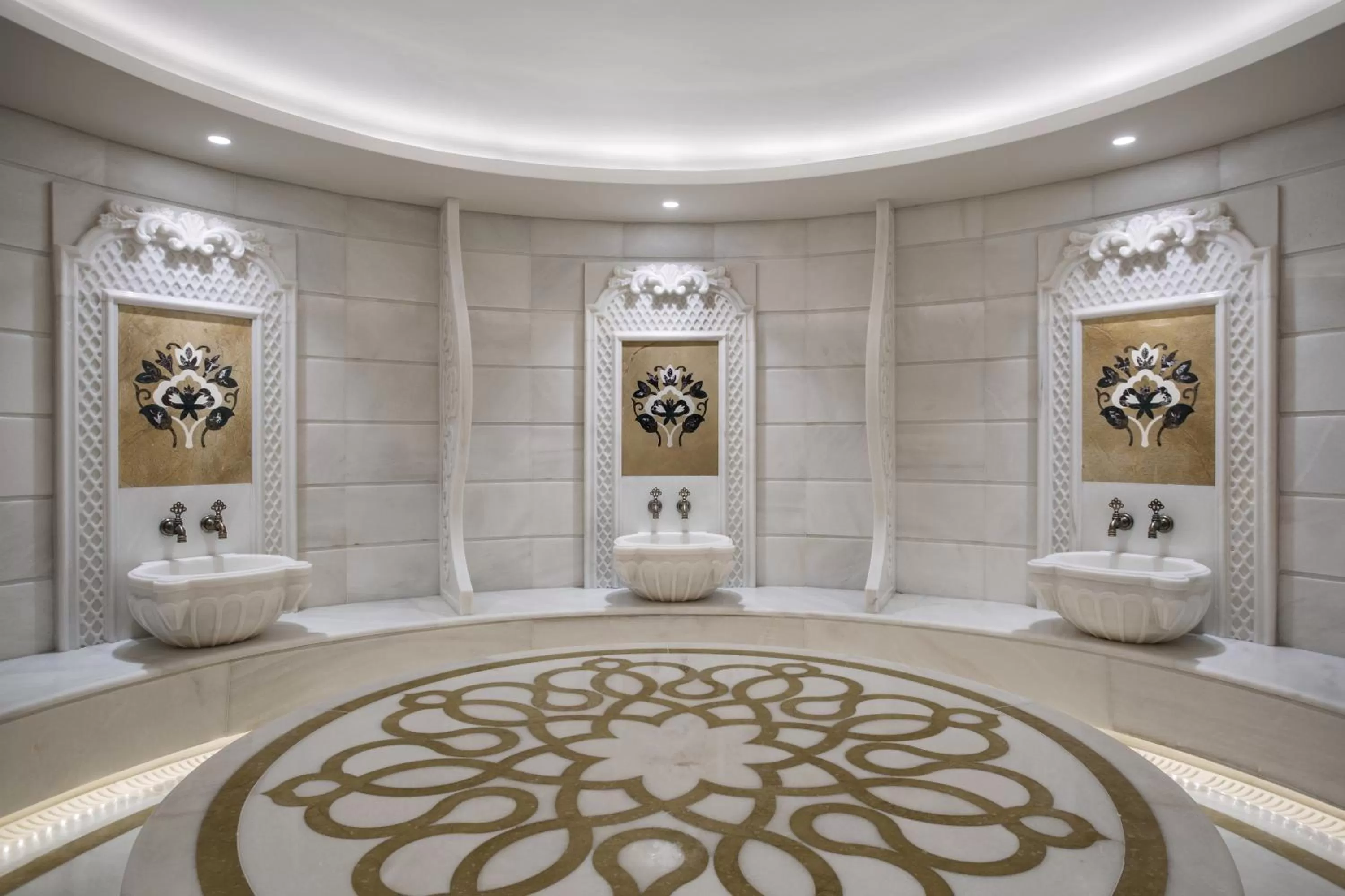 Steam room in Lazzoni Hotel