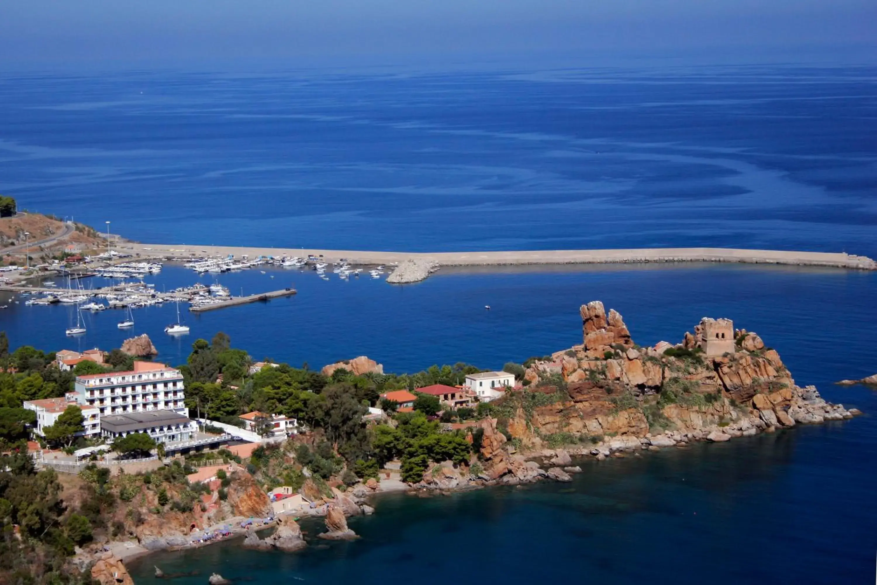 Facade/entrance, Bird's-eye View in Hotel Kalura