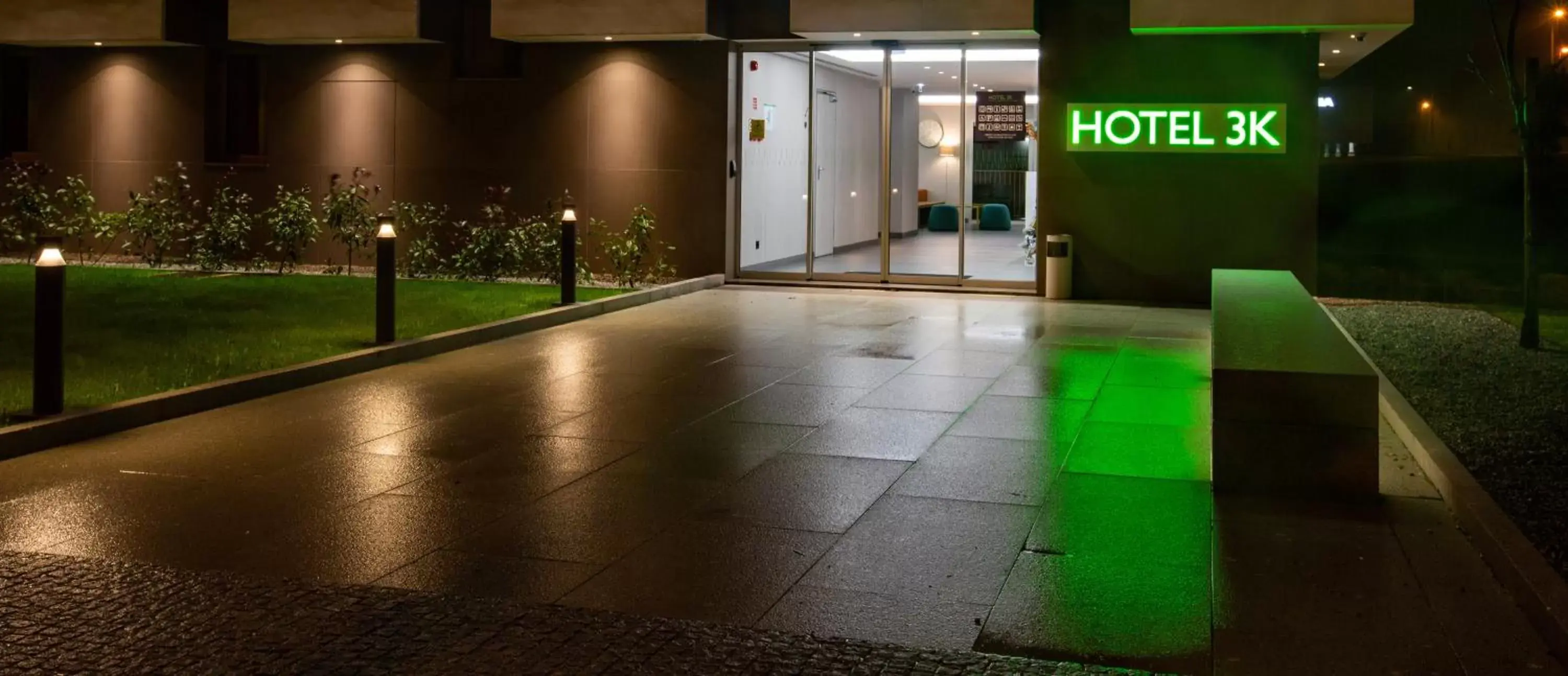 Facade/entrance in Hotel 3K Porto Aeroporto