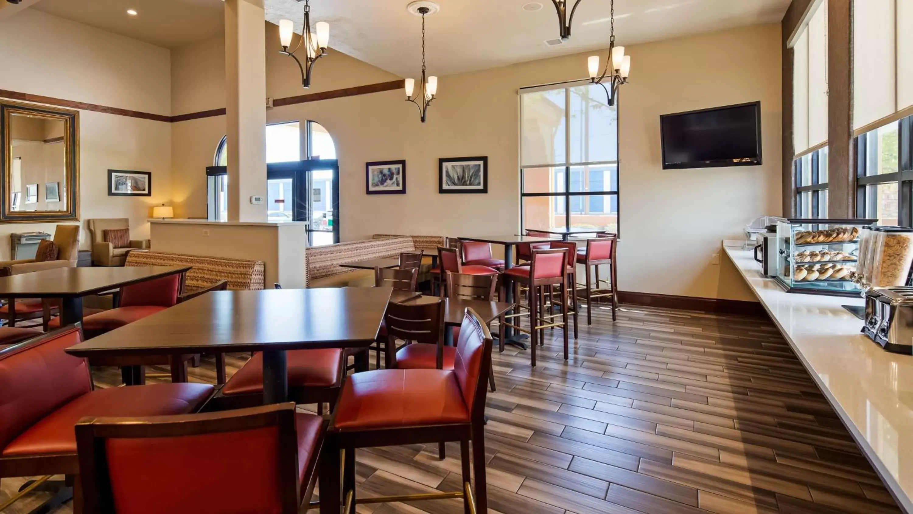 Restaurant/Places to Eat in Best Western Plus Executive Suites Albuquerque