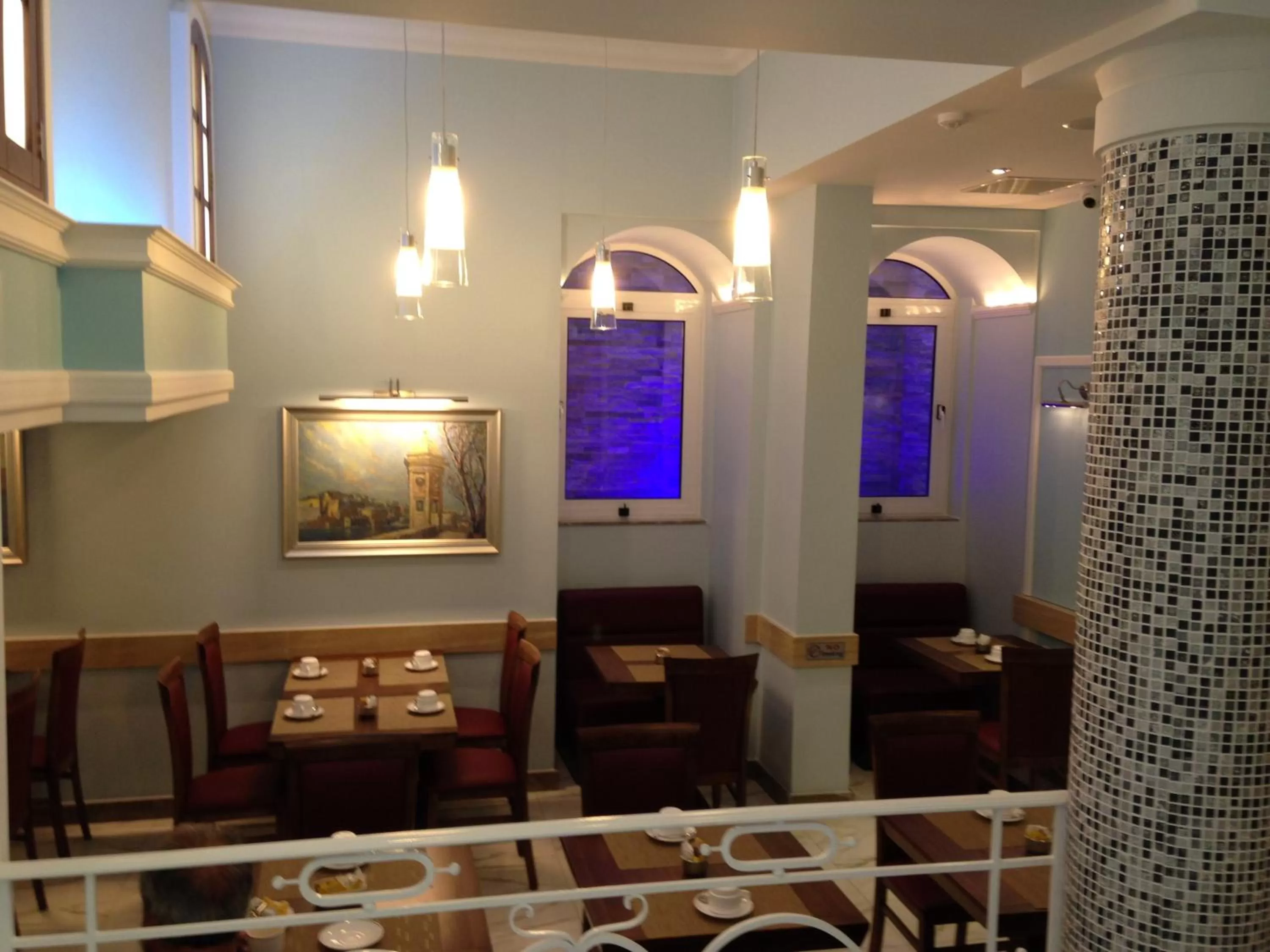 Restaurant/places to eat in Grand Harbour Hotel