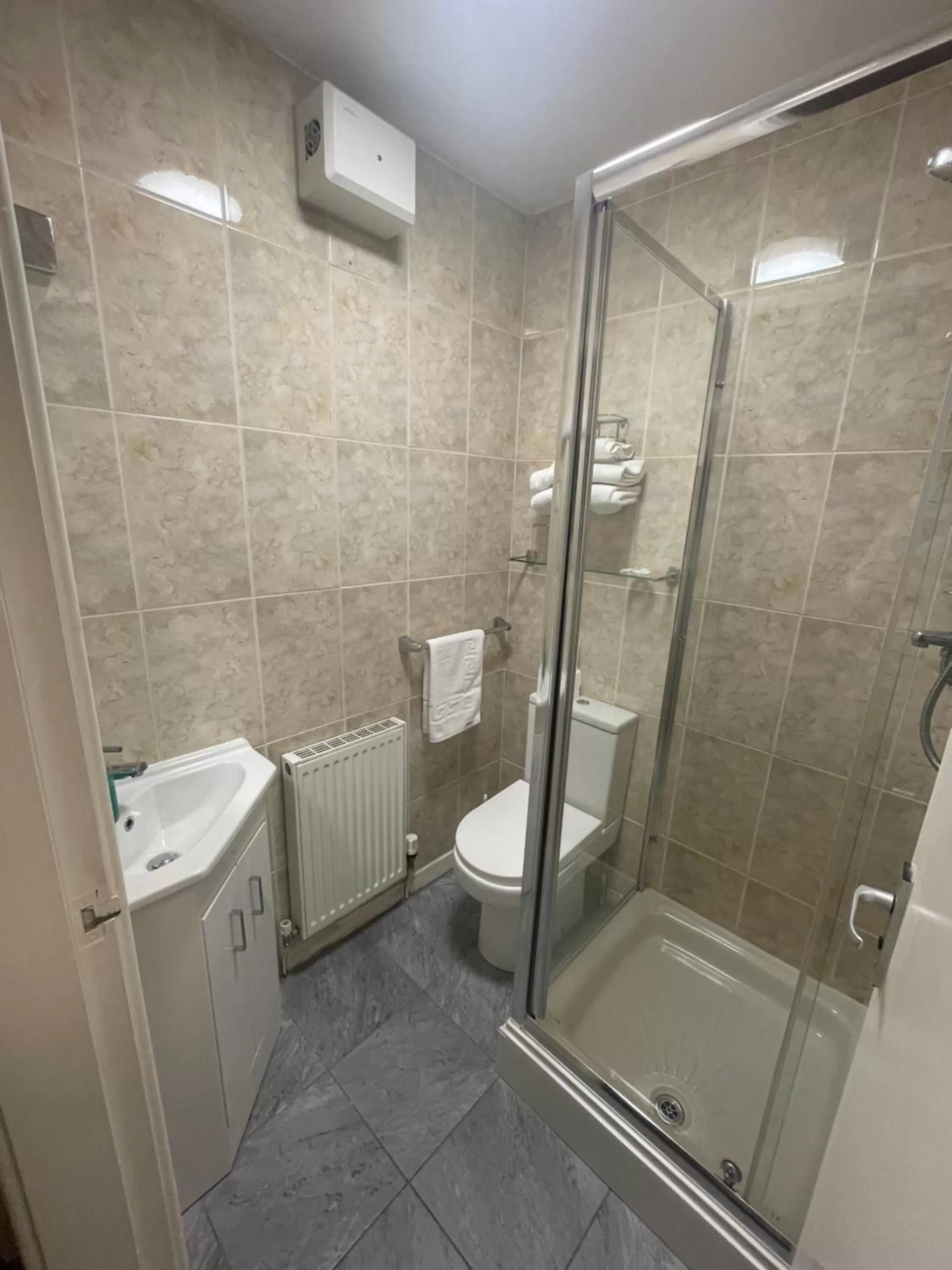 Toilet in The Clarendon Hotel