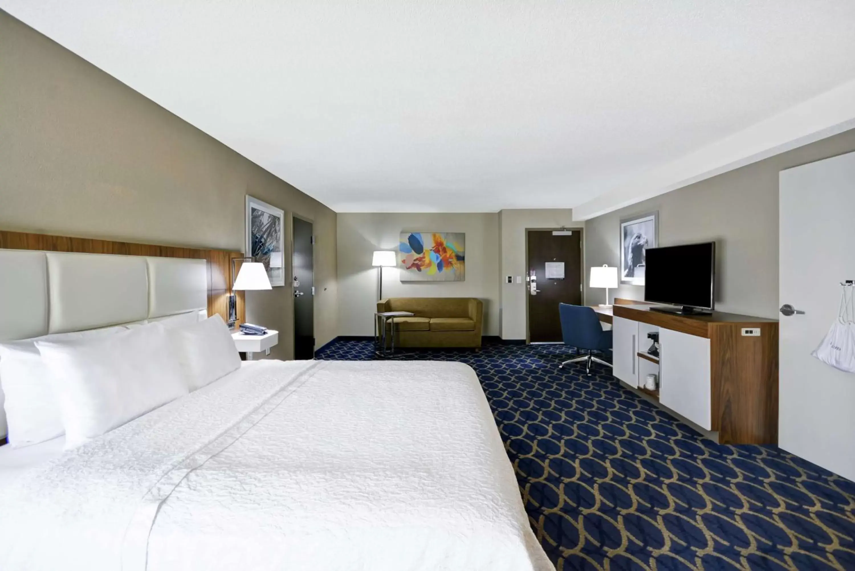 Bedroom, Bed in Hampton Inn Auburn Bedroom, Bed in Hampton Inn Auburn