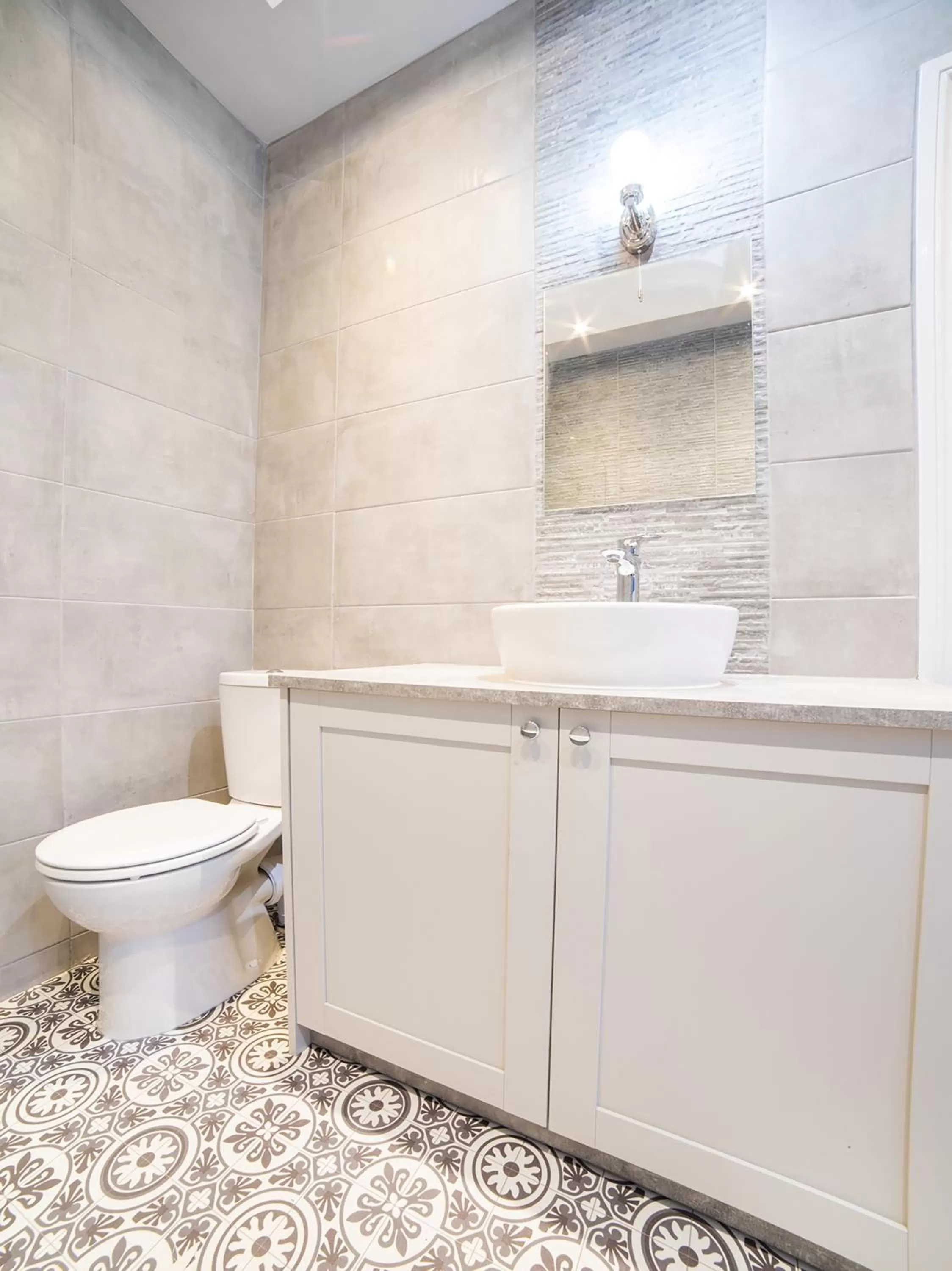 Bathroom in Churchill's Hotel