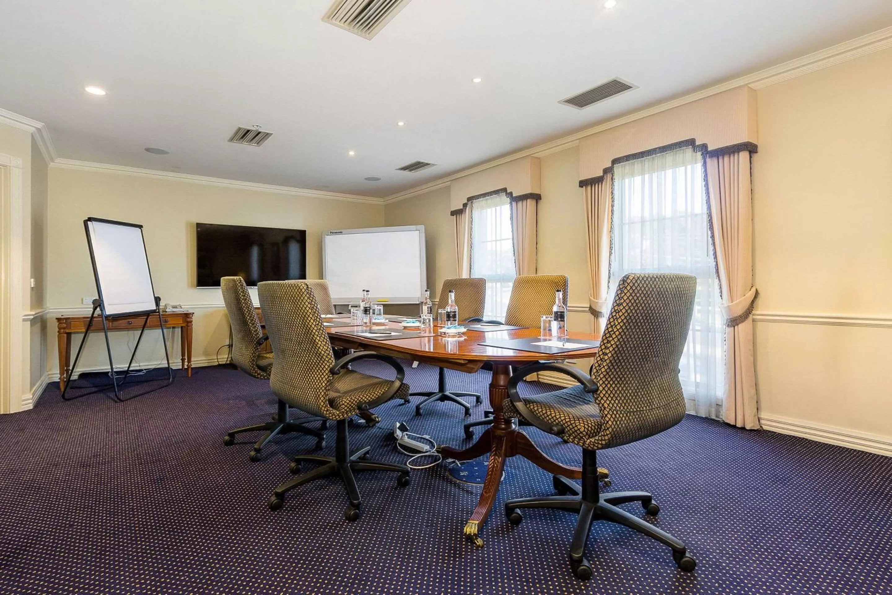 Meeting/conference room in Canterbury International Hotel