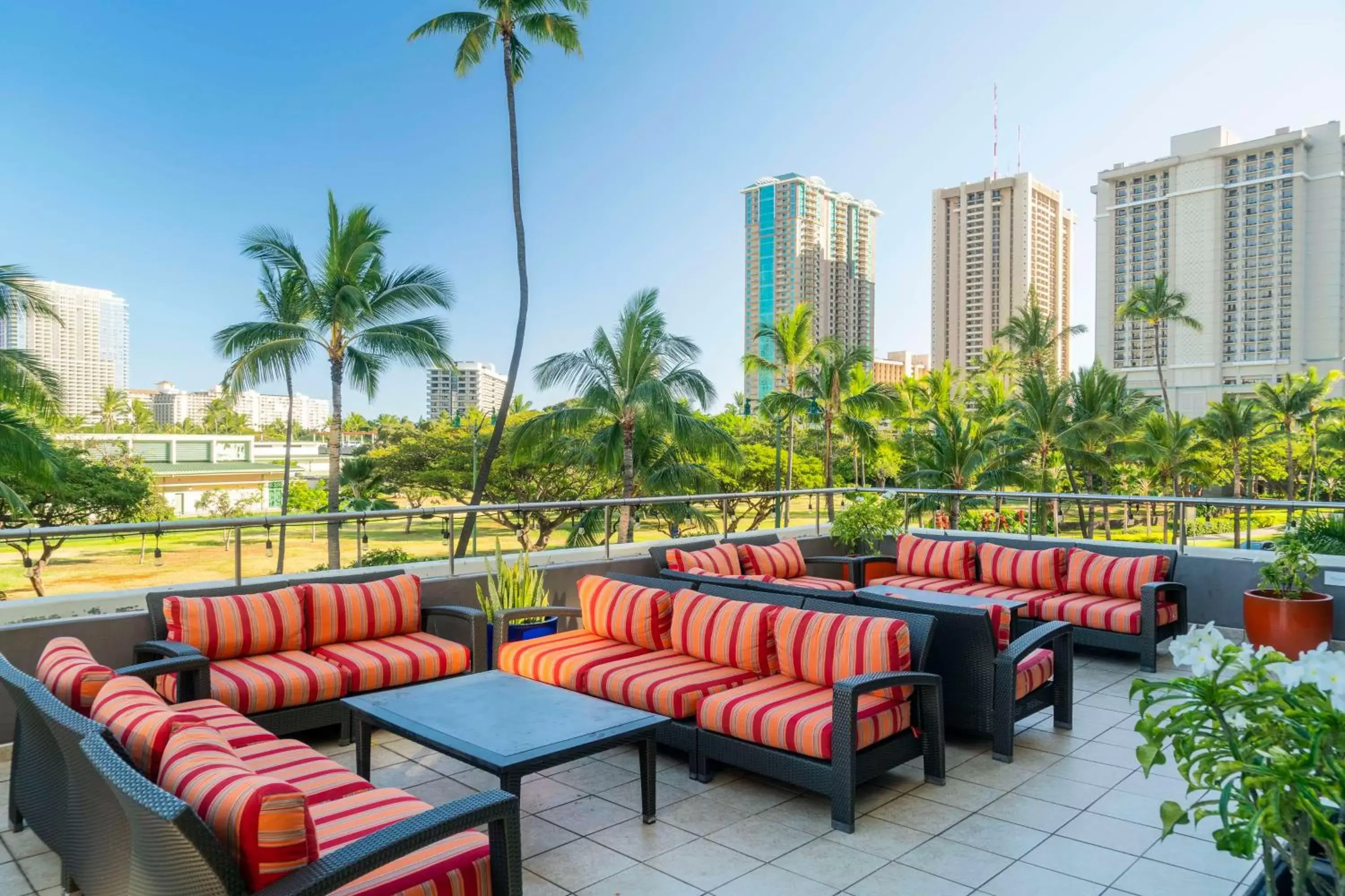 Patio in DoubleTree by Hilton Alana - Waikiki Beach