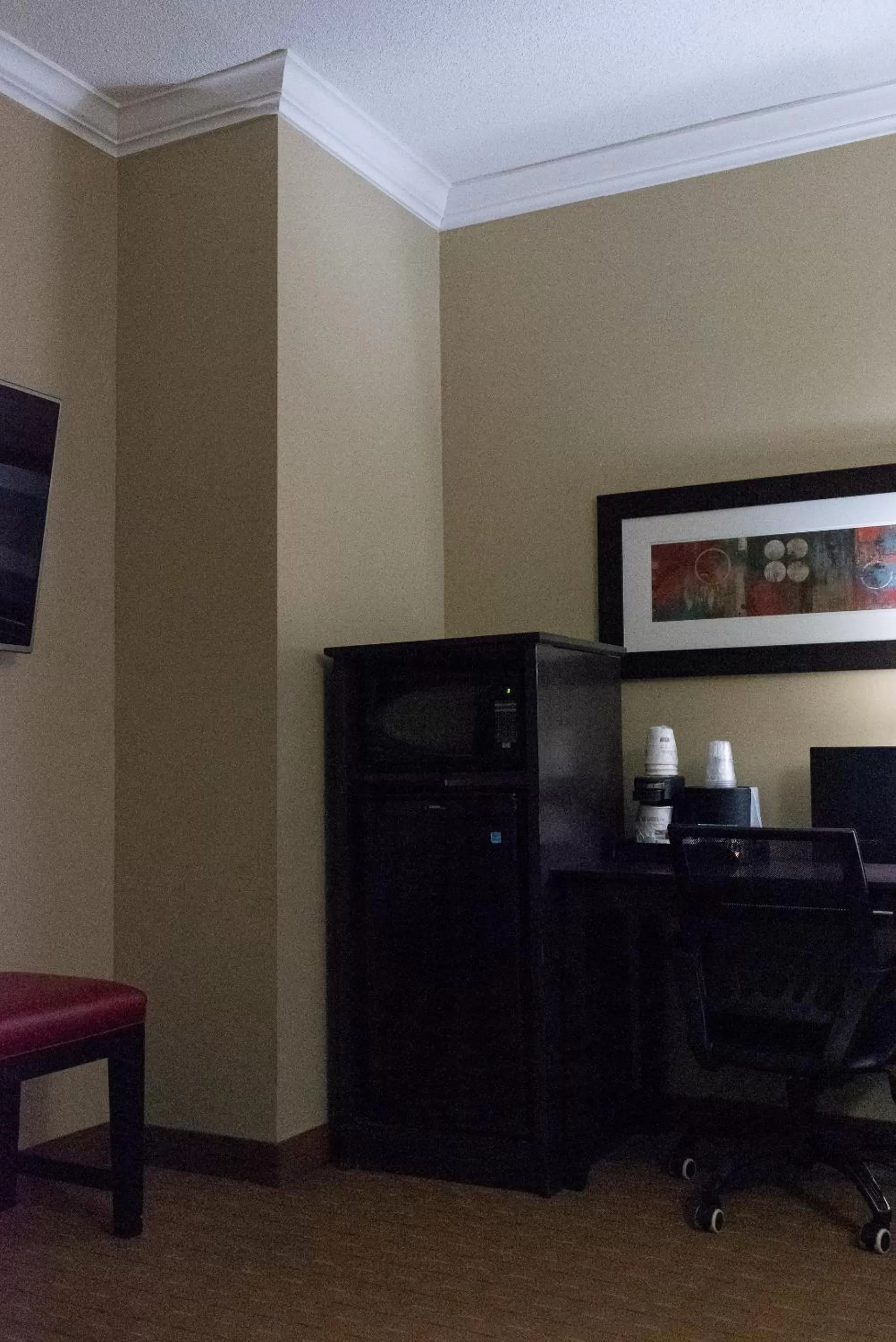 Living room in Best Western Plus Bowmanville