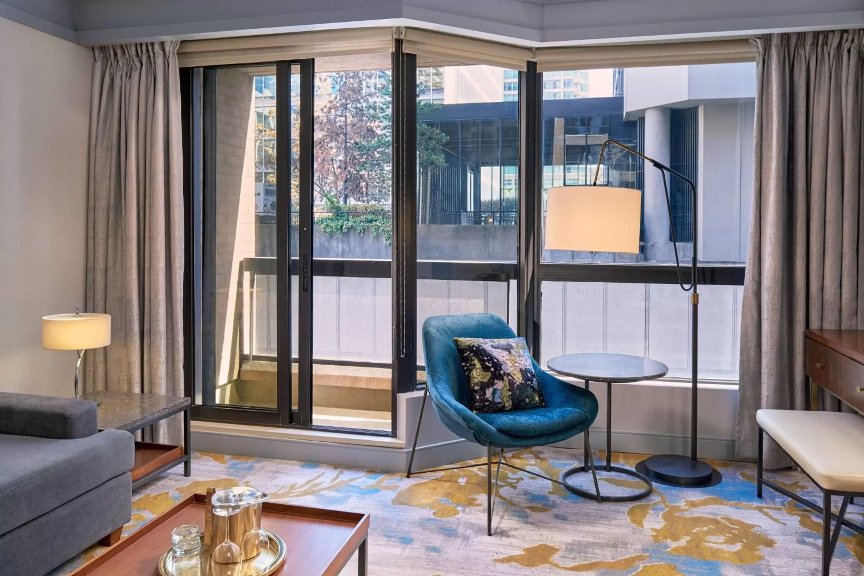 Bedroom, Seating Area in Metropolitan Hotel Vancouver
