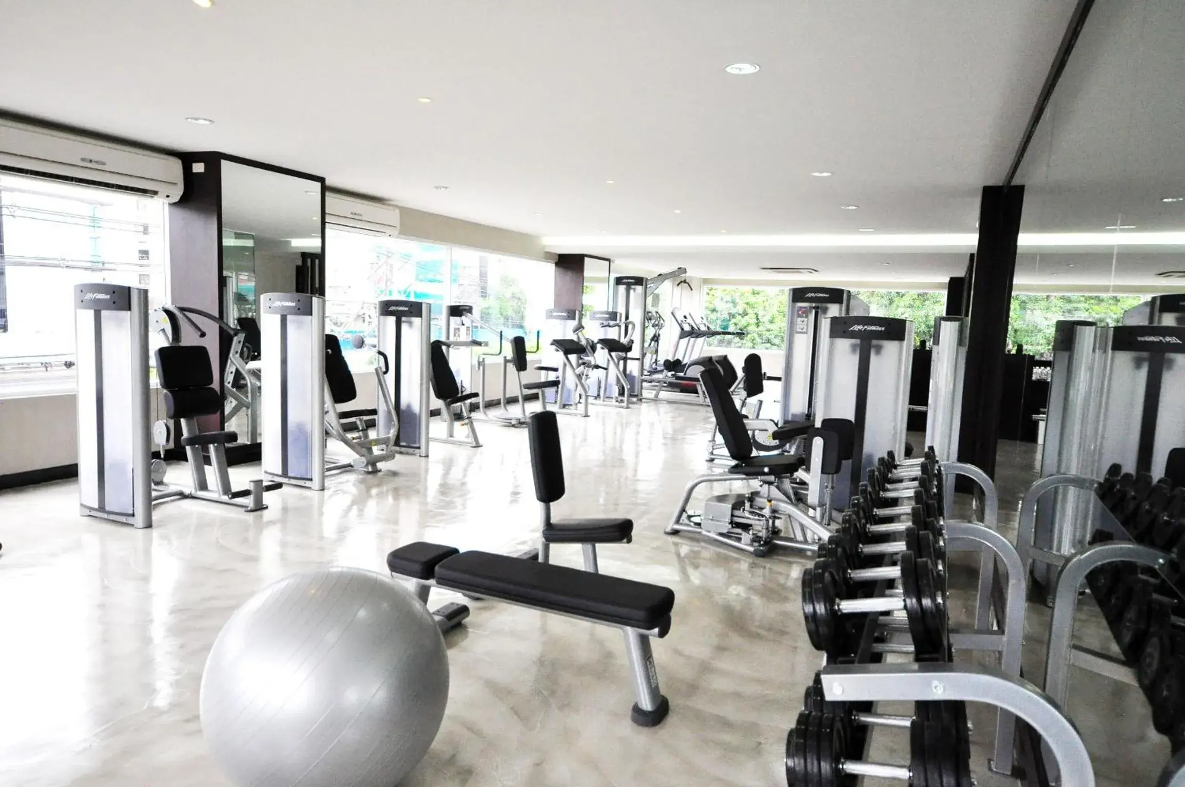 Fitness centre/facilities in Parinda Hotel Fitness centre/facilities in Parinda Hotel