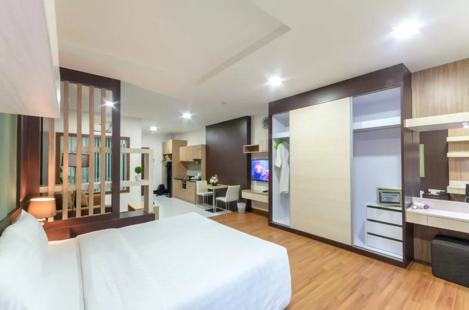 Bed in Eastpana Hotel - SHA Extra Plus Bed in Eastpana Hotel - SHA Extra Plus