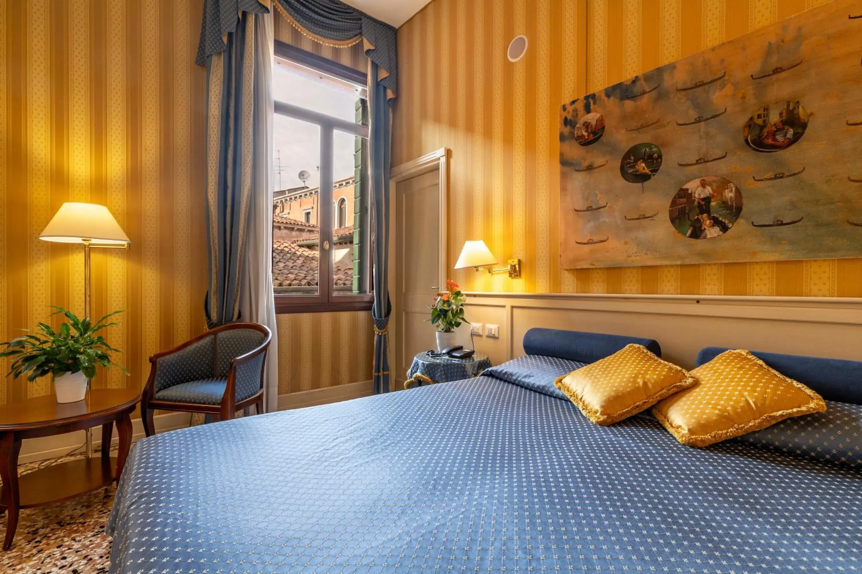 Bed in Hotel Bella Venezia