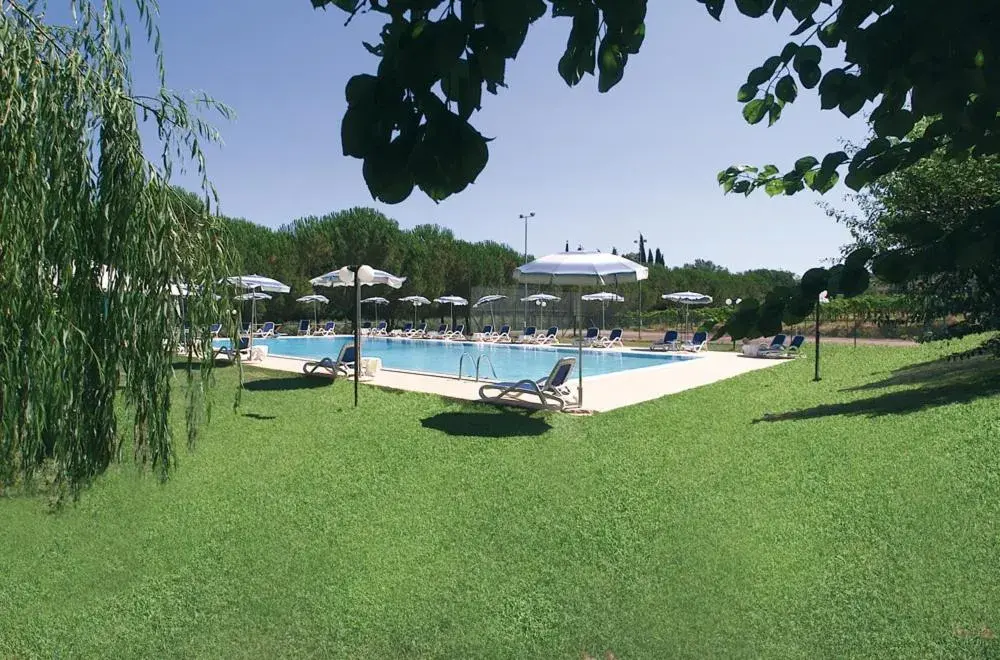 Day, Swimming Pool in Ranch Hotel