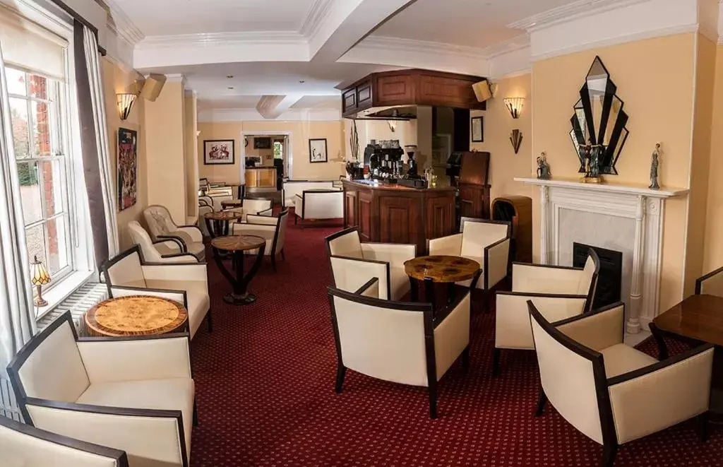 Lounge or bar, Restaurant/Places to Eat in Beechwood Hotel
