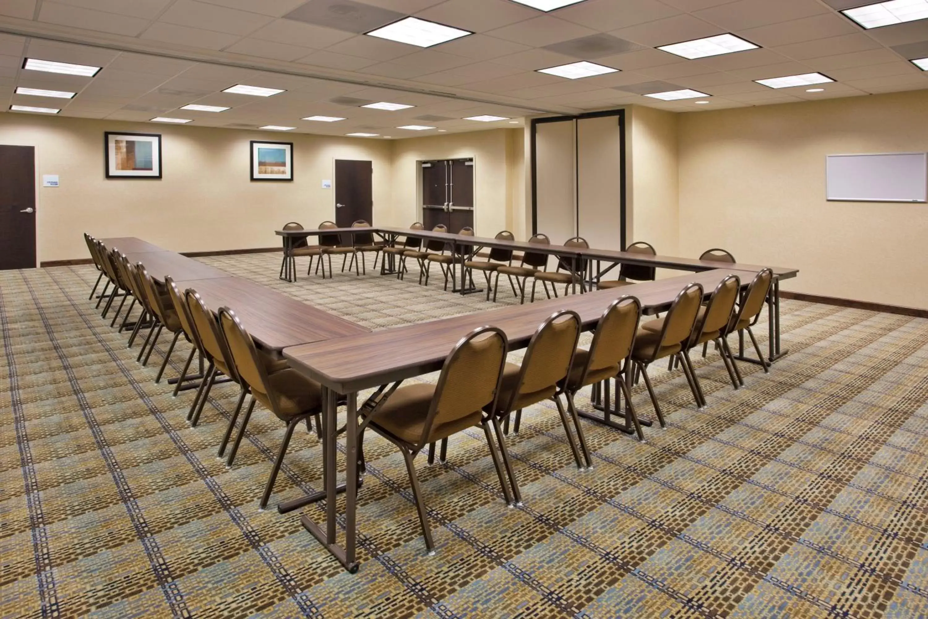 Meeting/conference room in Holiday Inn Express & Suites Moultrie, an IHG Hotel