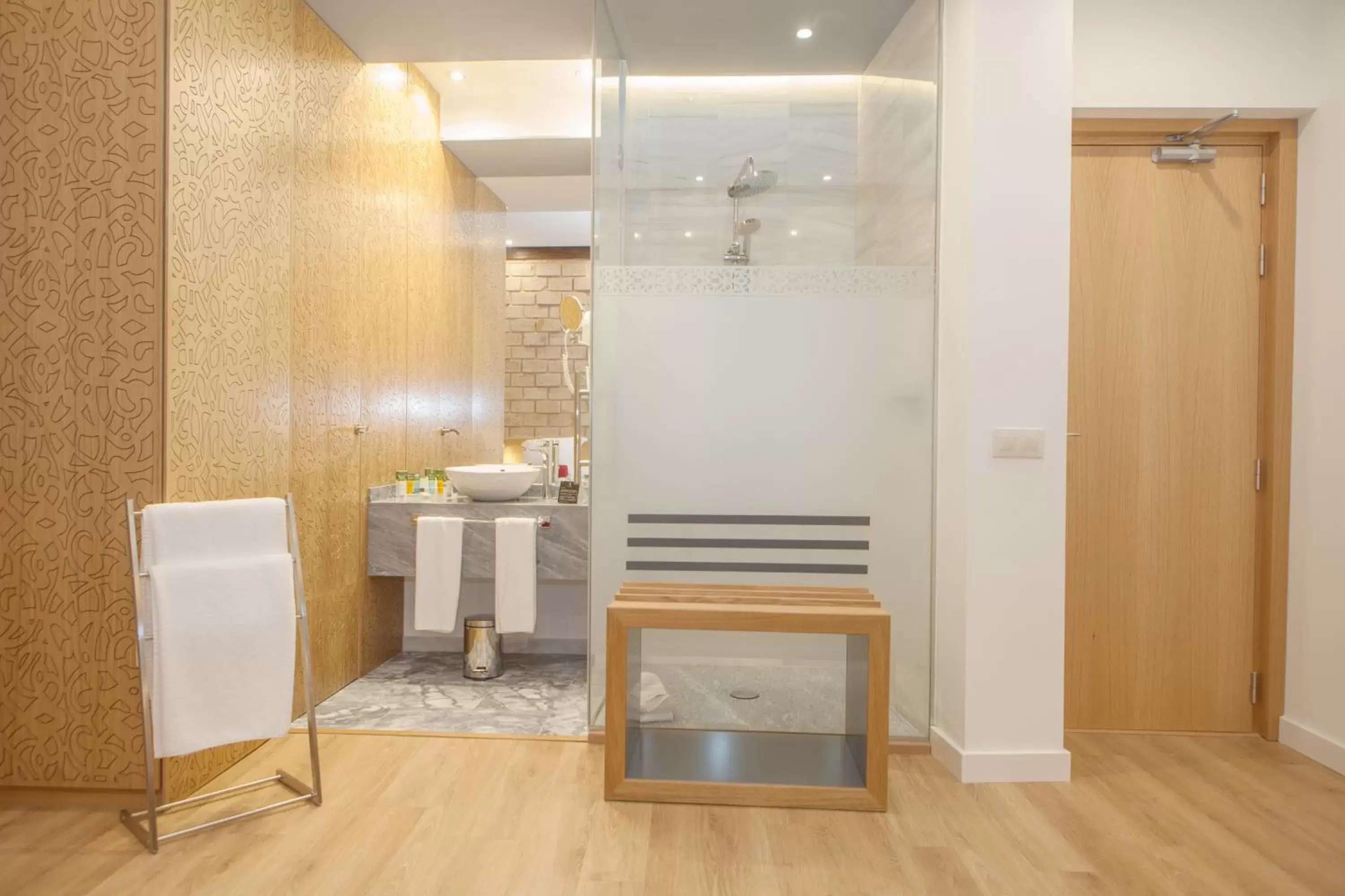 Bathroom, Seating Area in Soho Boutique Capuchinos & Spa