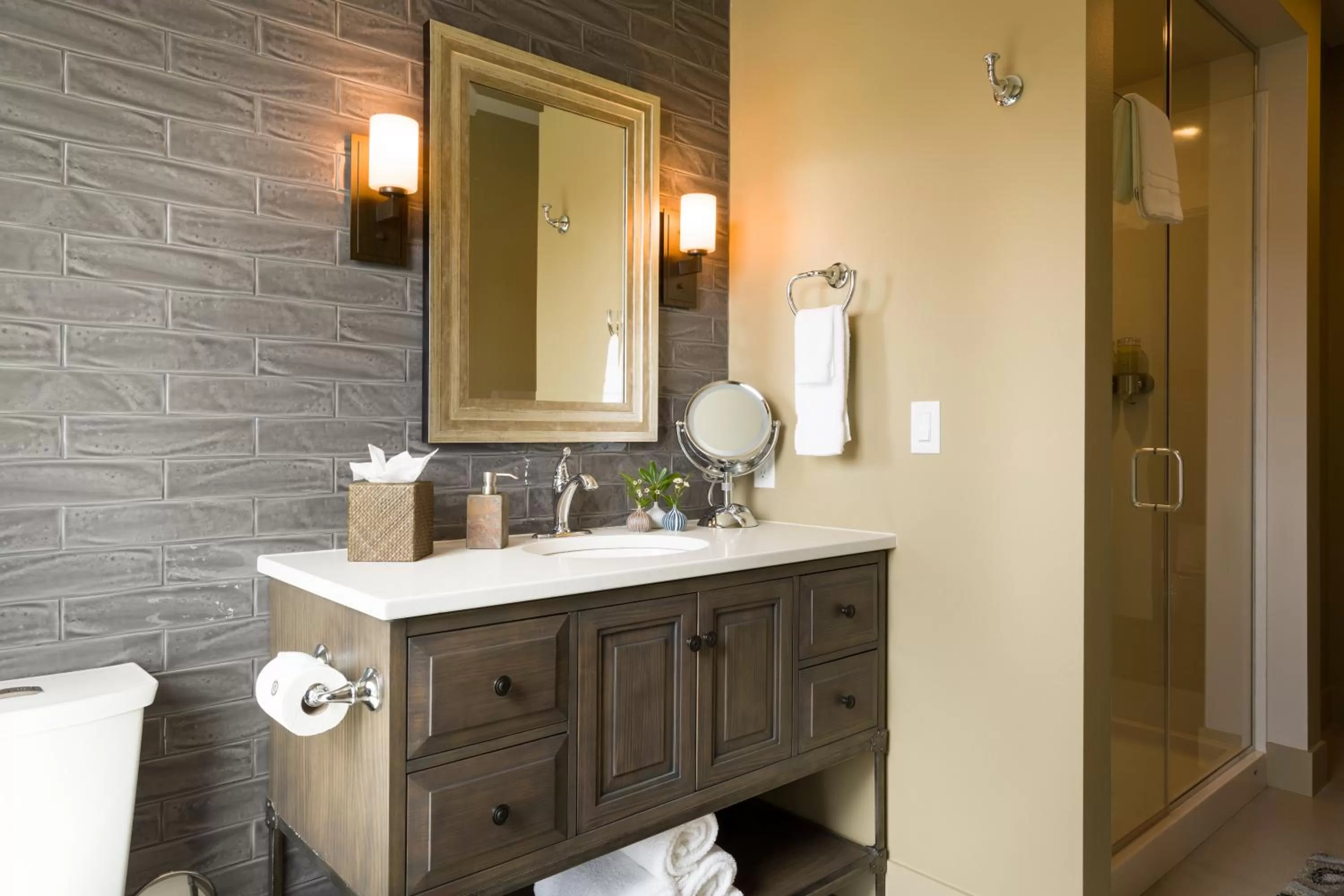 Shower, Bathroom in Inn at Lynden