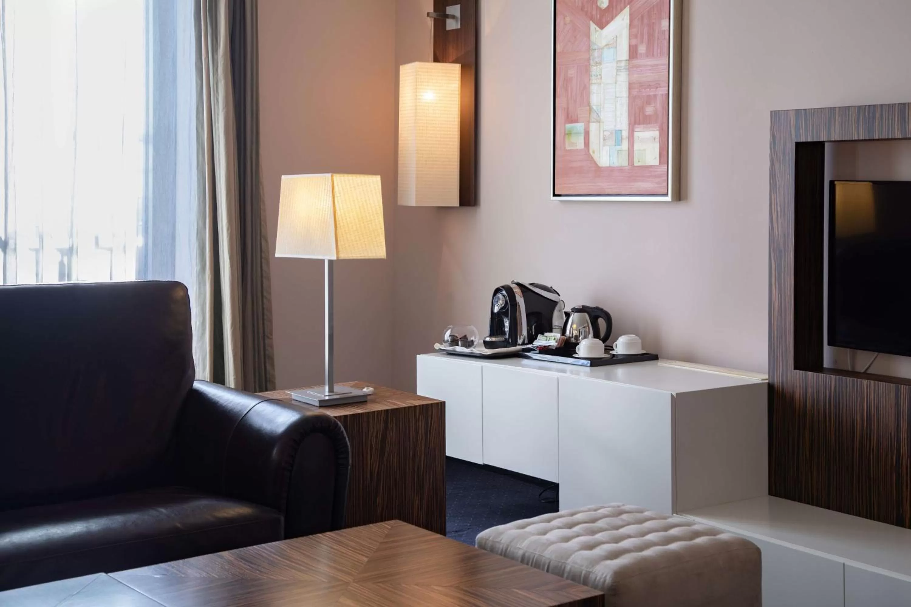 Coffee/tea facilities in Metropolitan Hotel Sofia, a member of Radisson Individuals