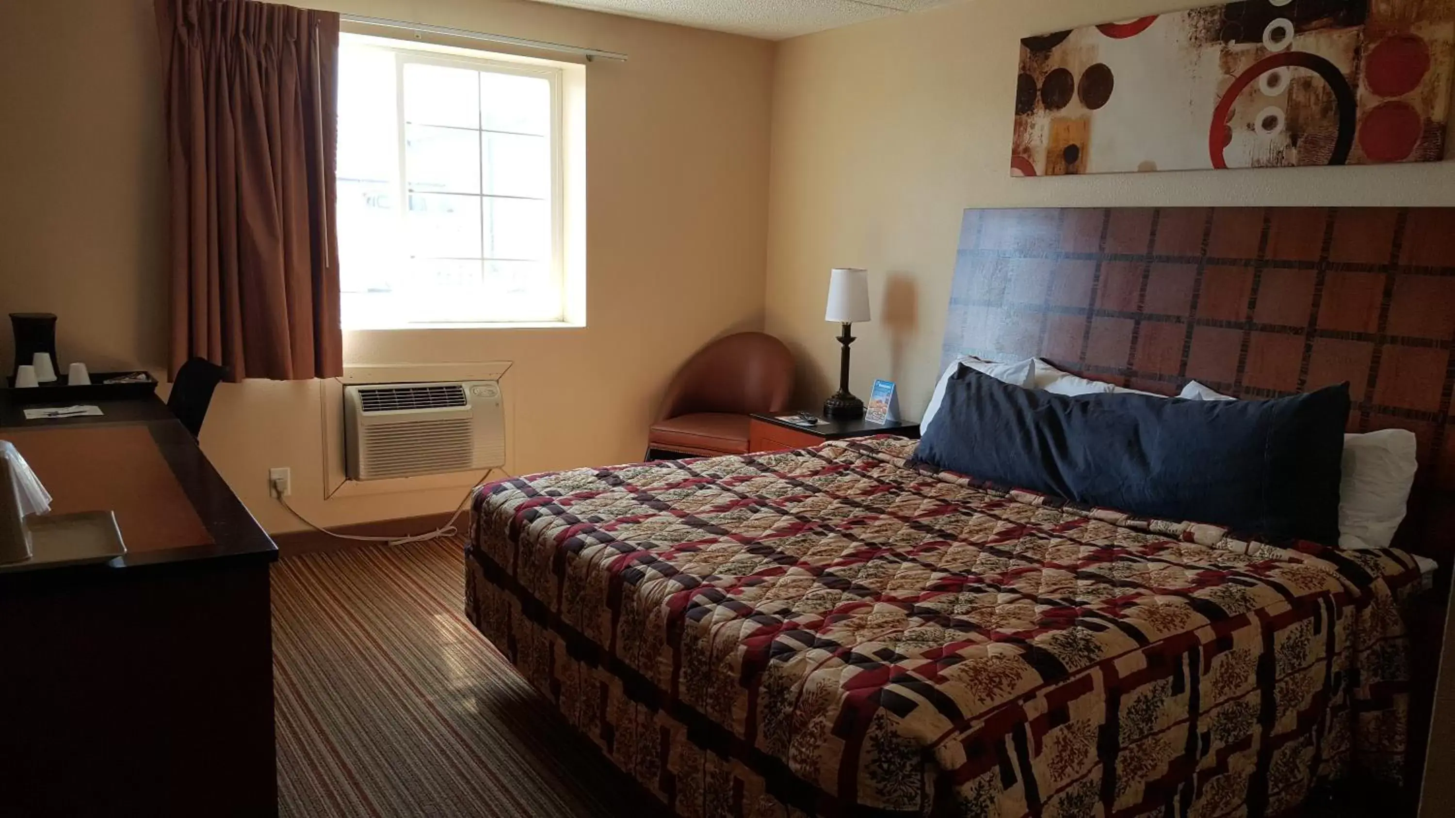 Bed in Knights Inn and Suites - Grand Forks