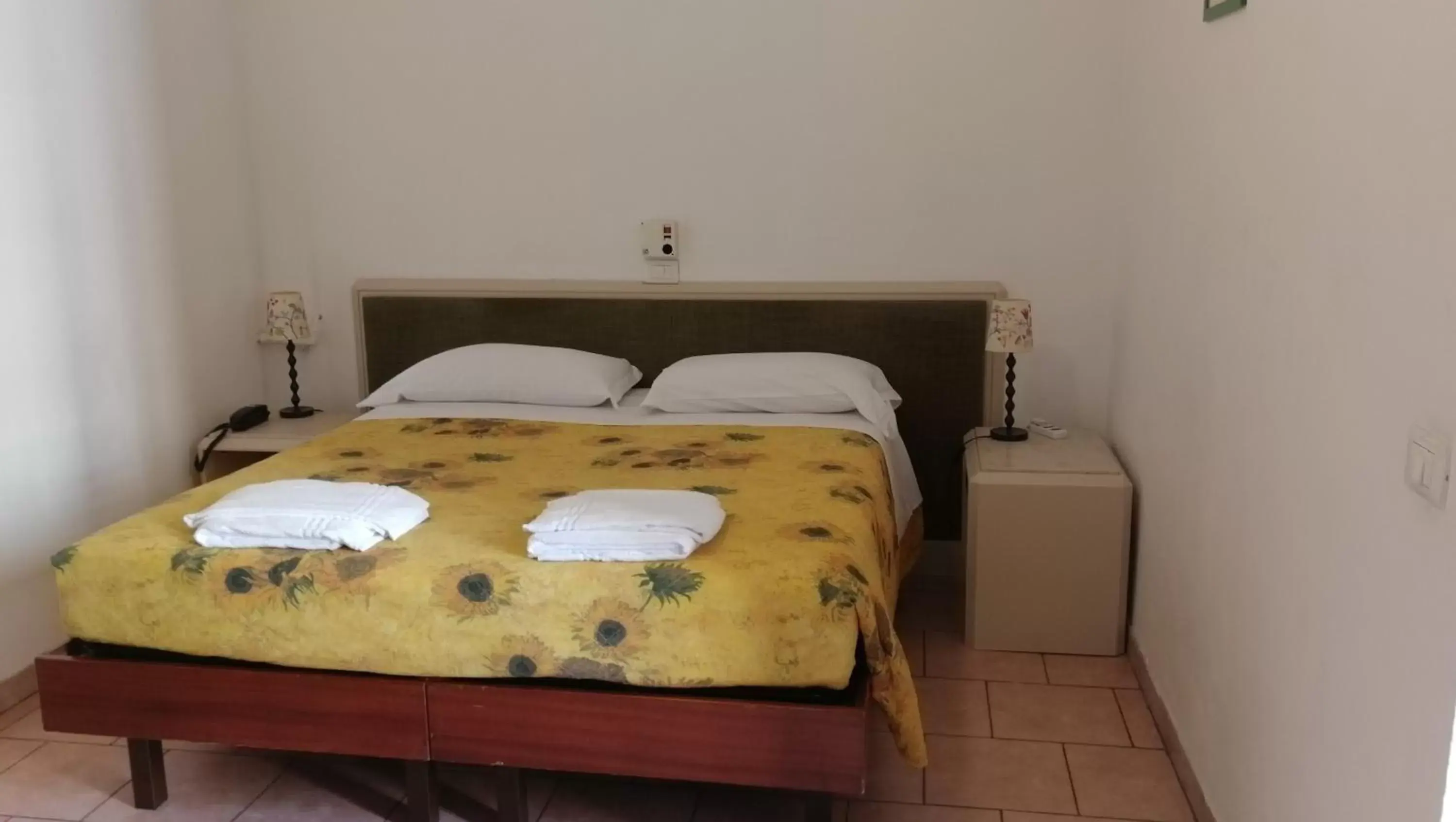 Bed in Hotel Gambara