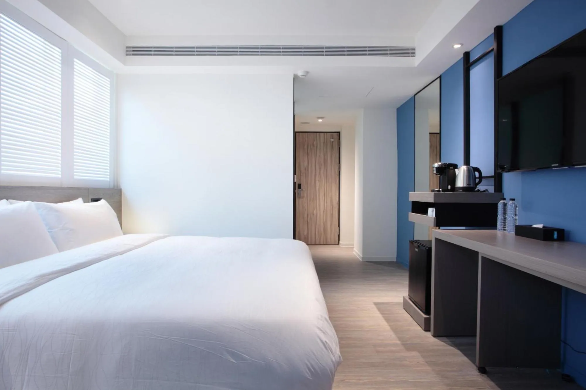 Photo of the whole room, Bed in KEEBE Hotel