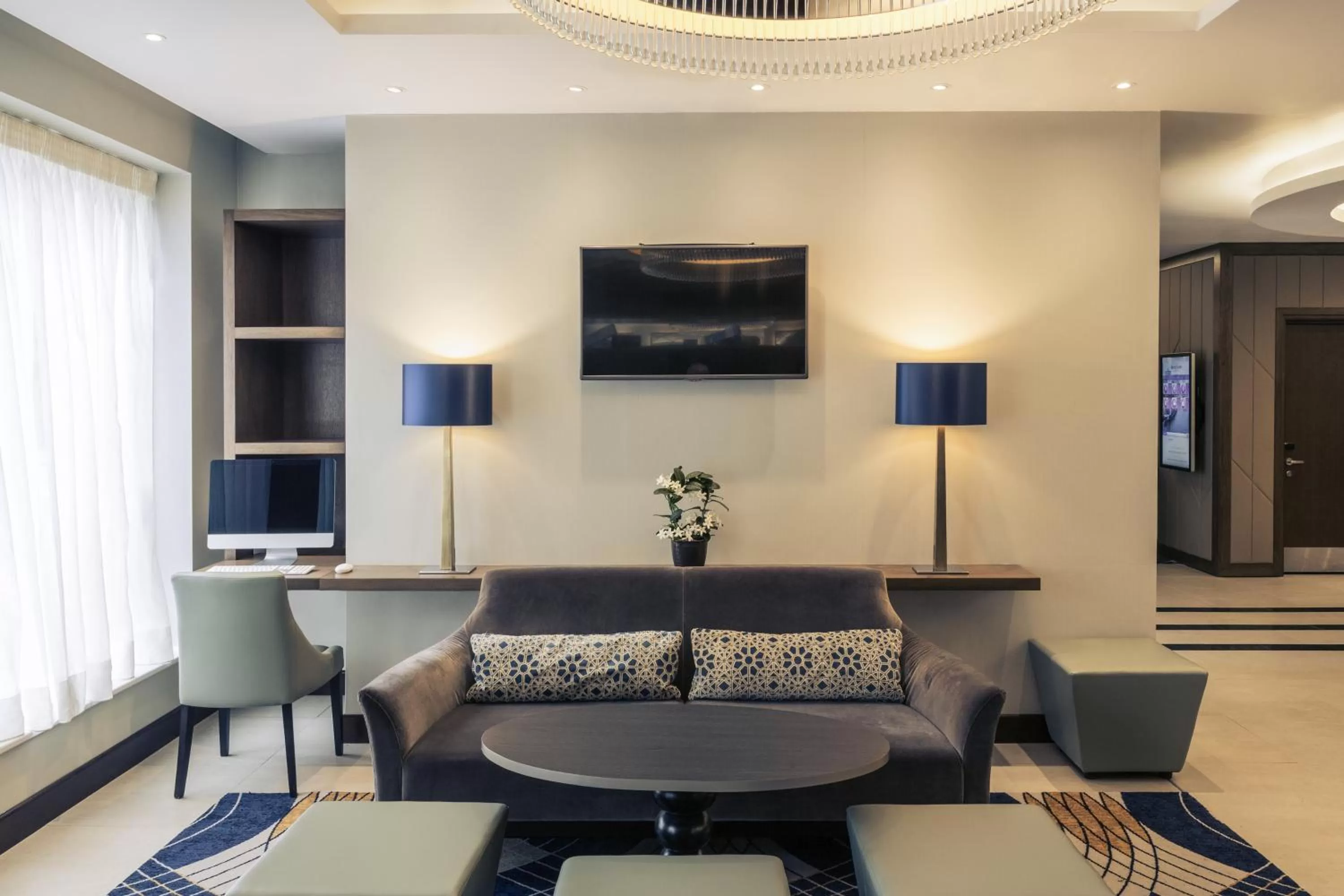 Lobby or reception in Mercure Edinburgh Haymarket