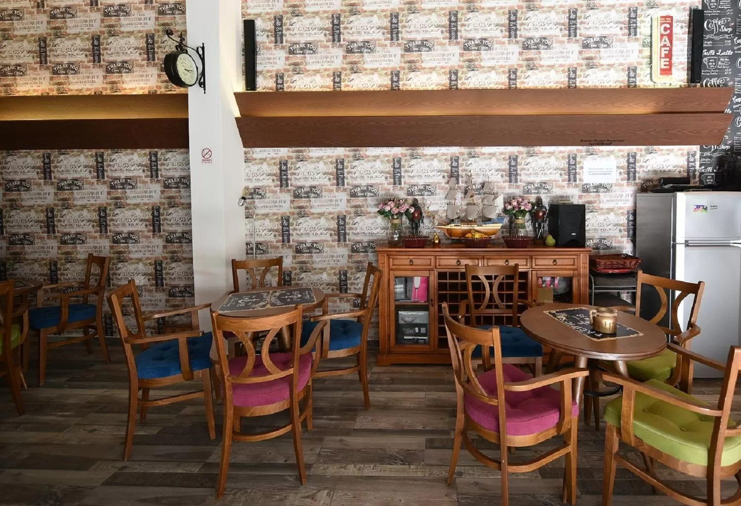 Restaurant/Places to Eat in Villa Nina Hotel & Lounge bar